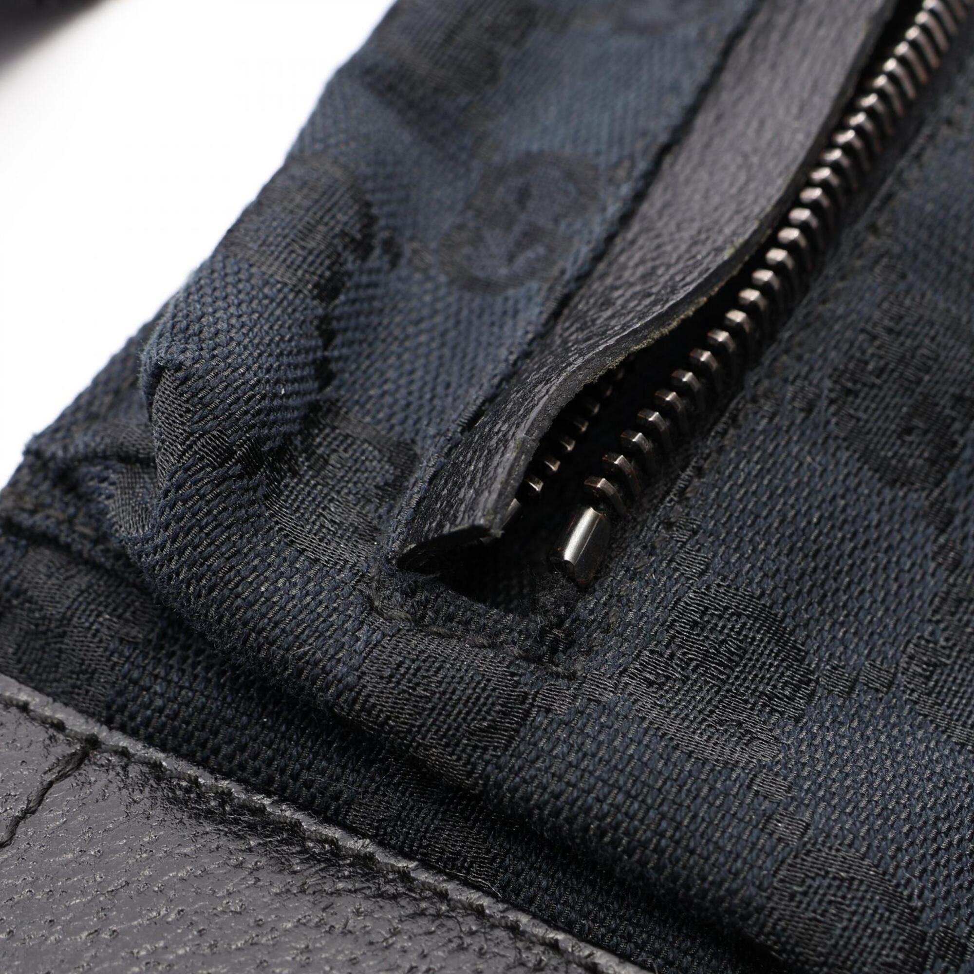 Gucci Black Canvas Leather Fanny Pack Handbag (Pre-Owned)