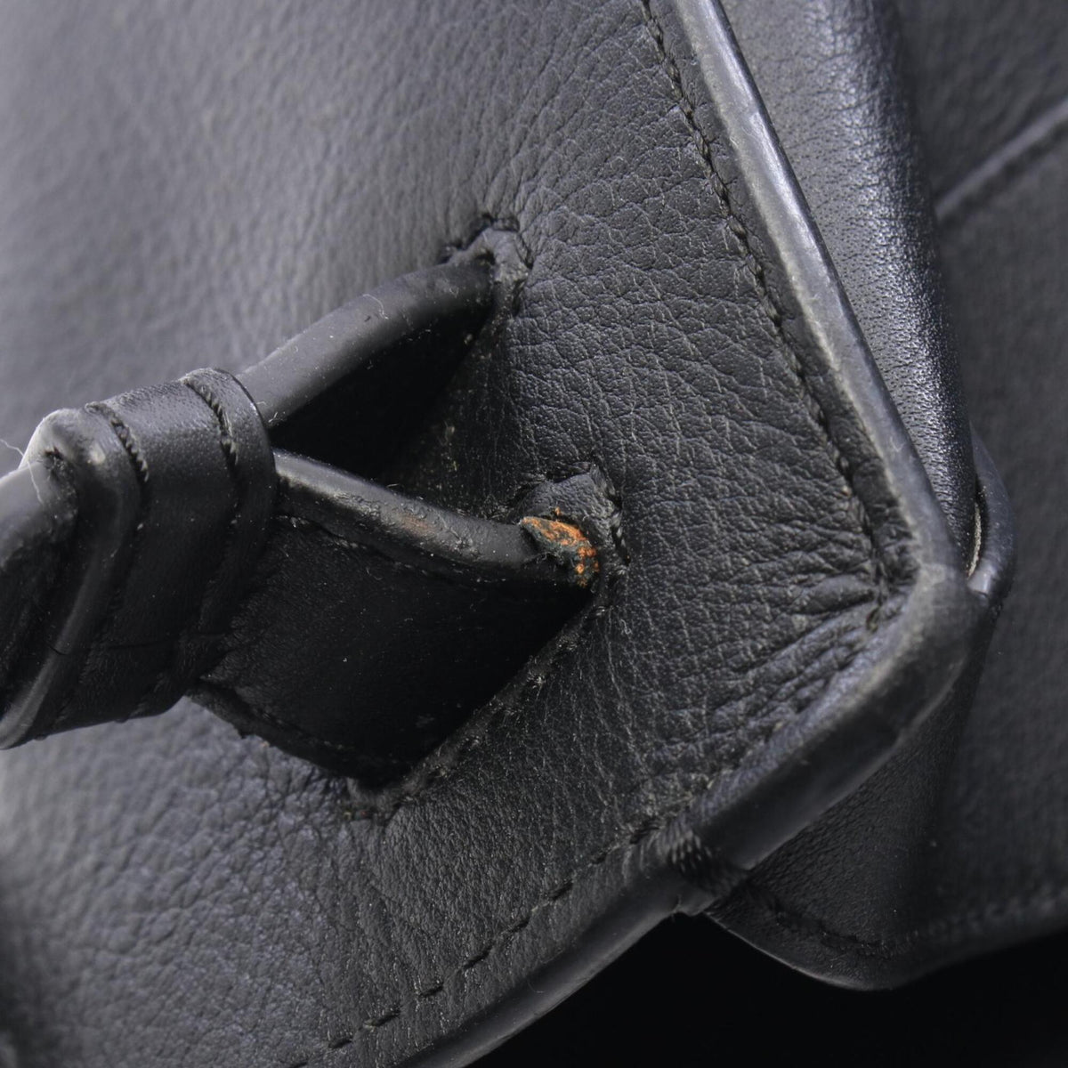 Loewe Black Leather Handbag (Pre-Owned)