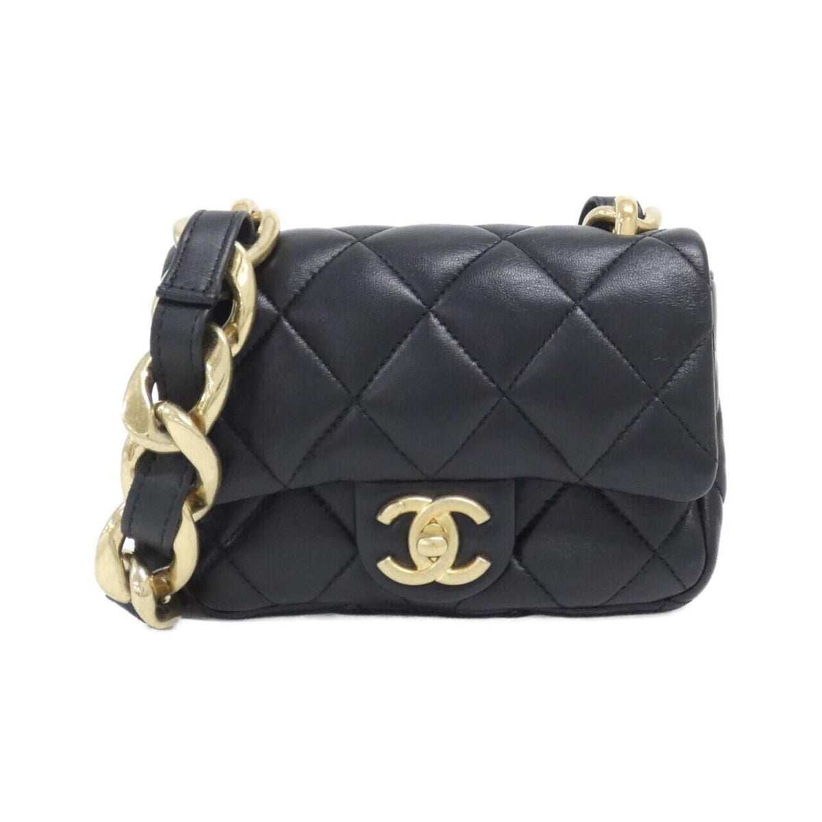 Chanel Black Leather Shoulder Bag (Pre-Owned)