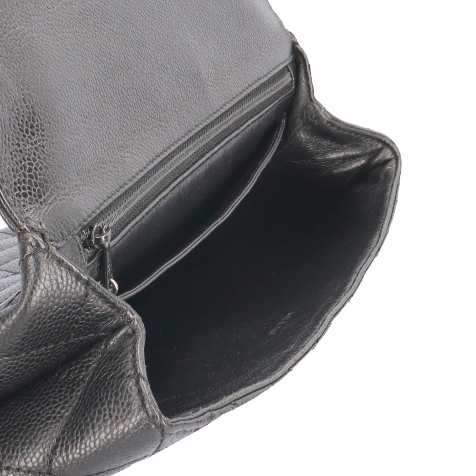 Chanel Matelasse Black Grained Calfskin Handbag (Pre-Owned)