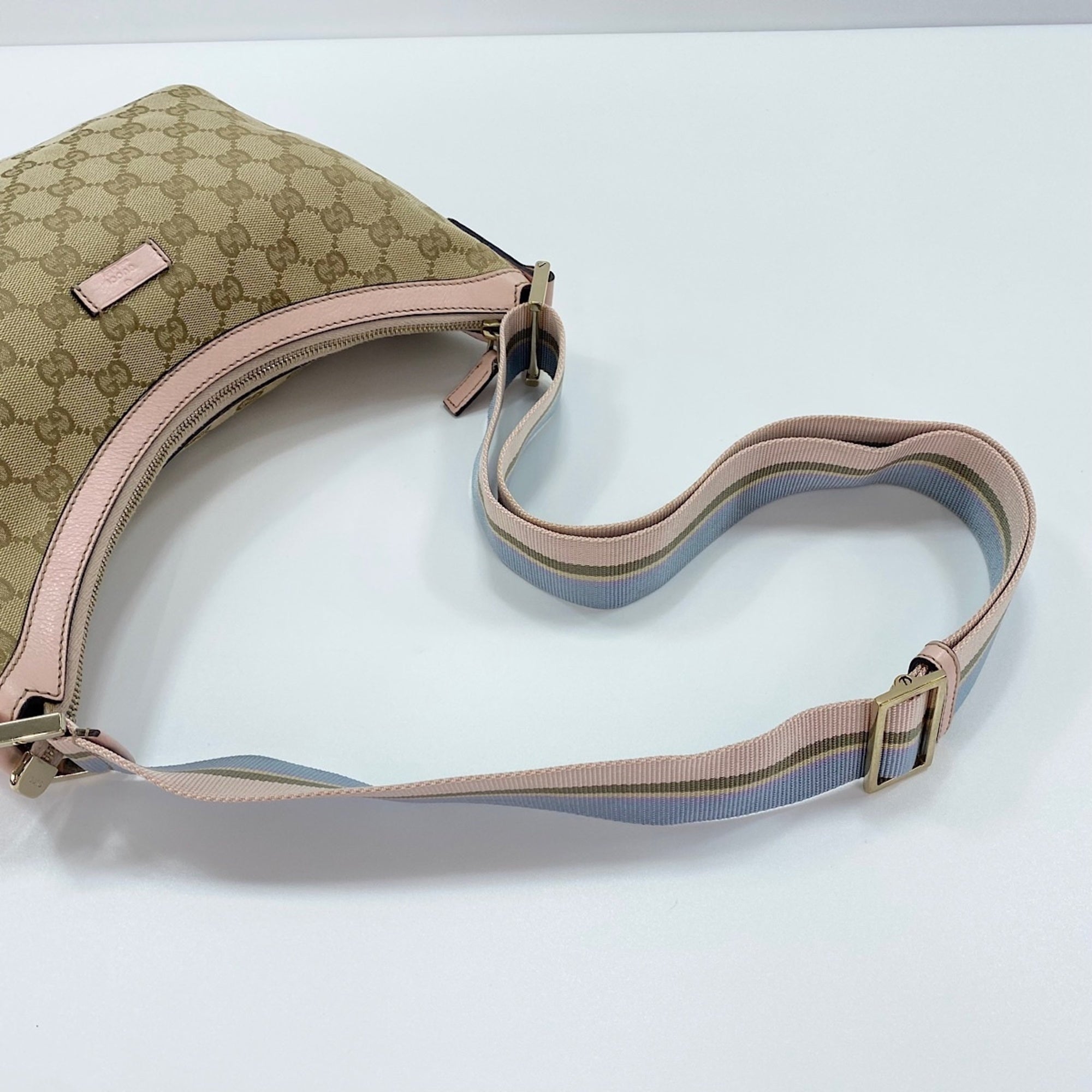 Gucci Beige Shoulder Bag (Pre-Owned)