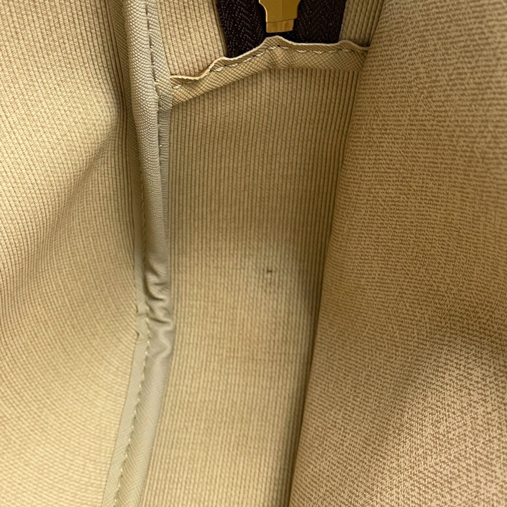 Louis Vuitton Brown Monogram Monogram Shoulder Bag (Pre-Owned)