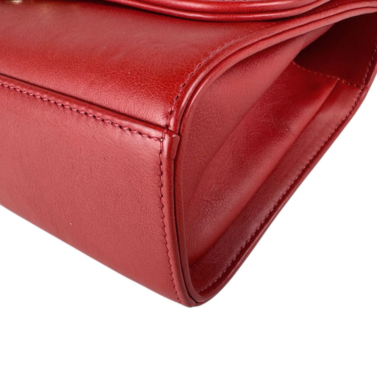 Chanel Red Color Leather Shoulder Bag (Pre-Owned)
