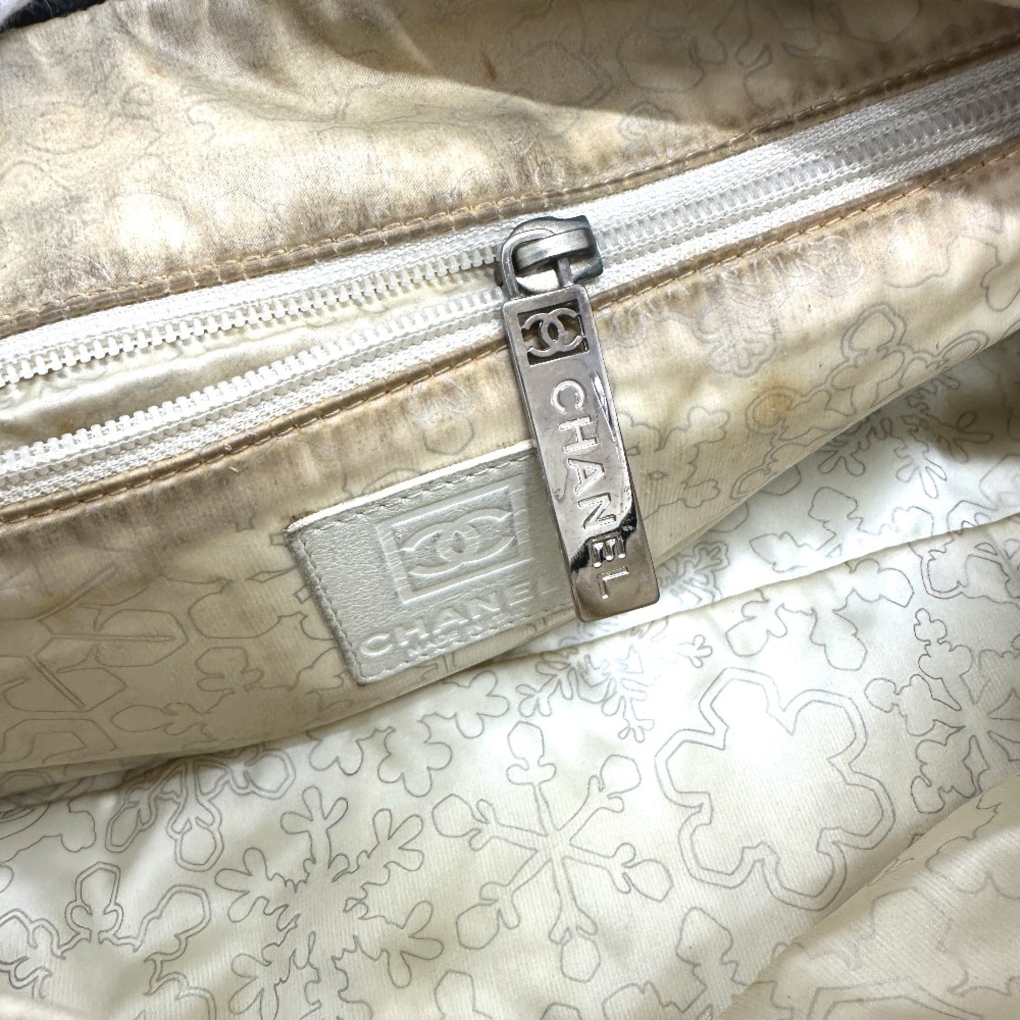Chanel Black Other Shoulder Bag (Pre-Owned)