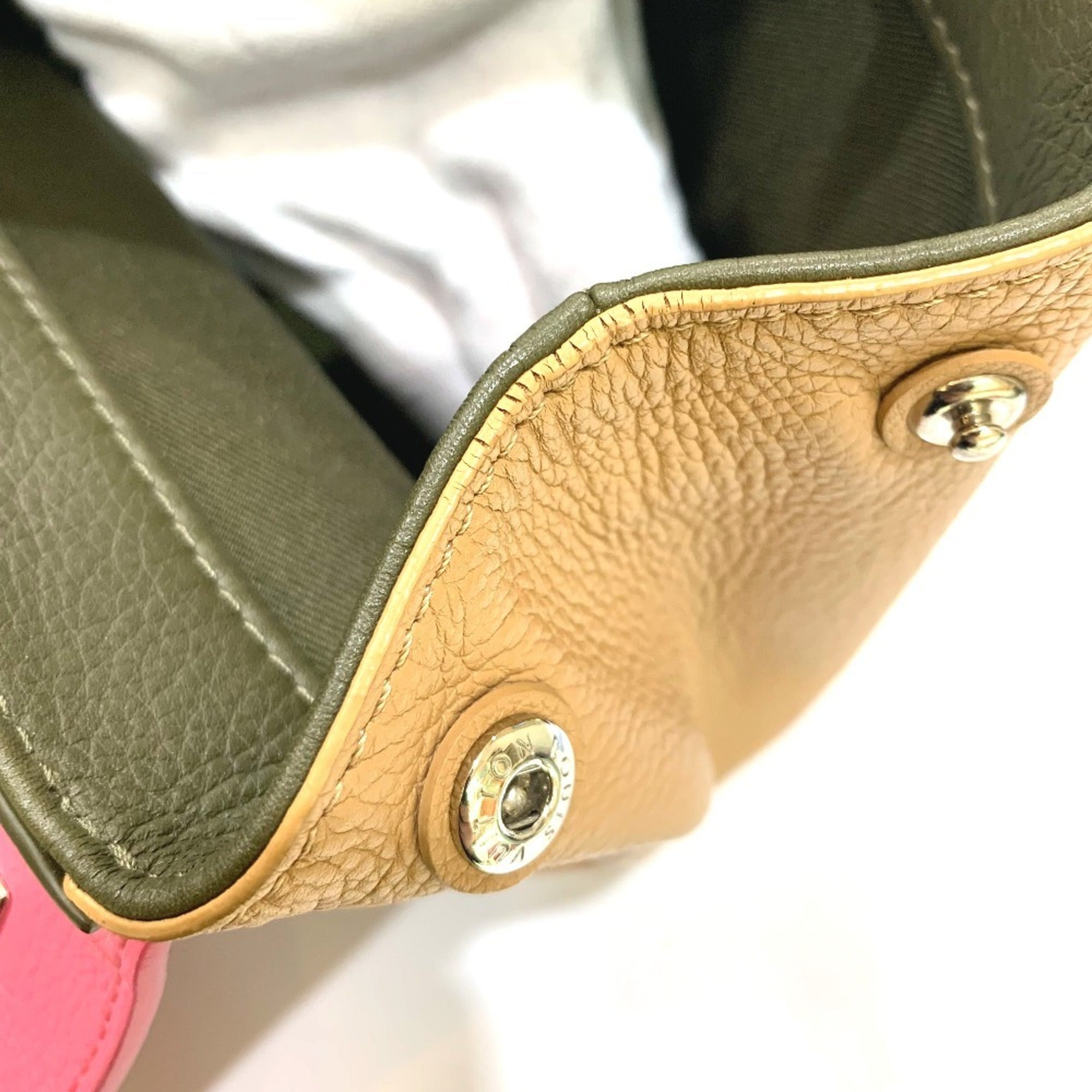 Louis Vuitton Lockme Ii Beige Khaki Pink Leather Handbag Shoulder Bag (Pre-Owned)