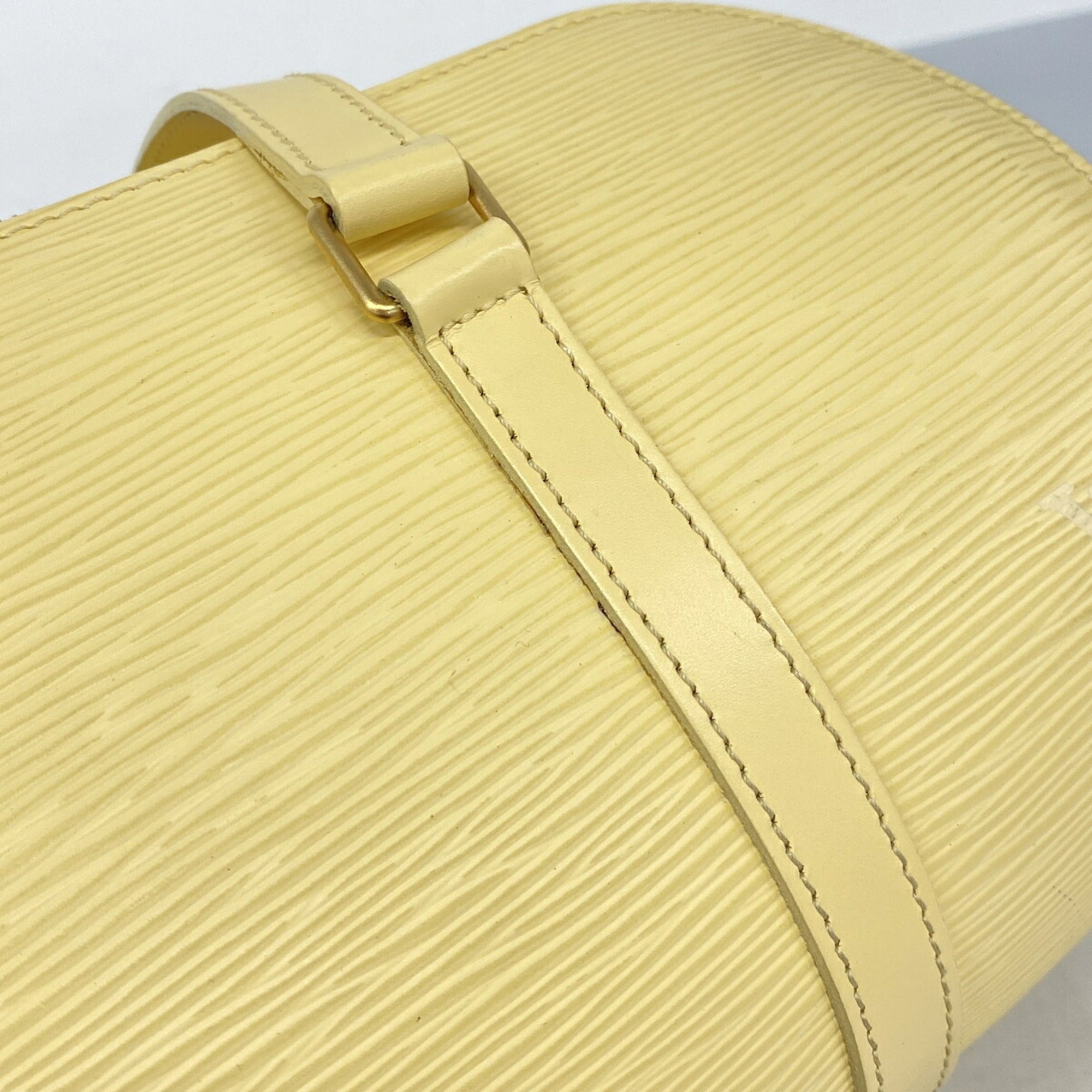 Louis Vuitton Yellow Handbag (Pre-Owned)