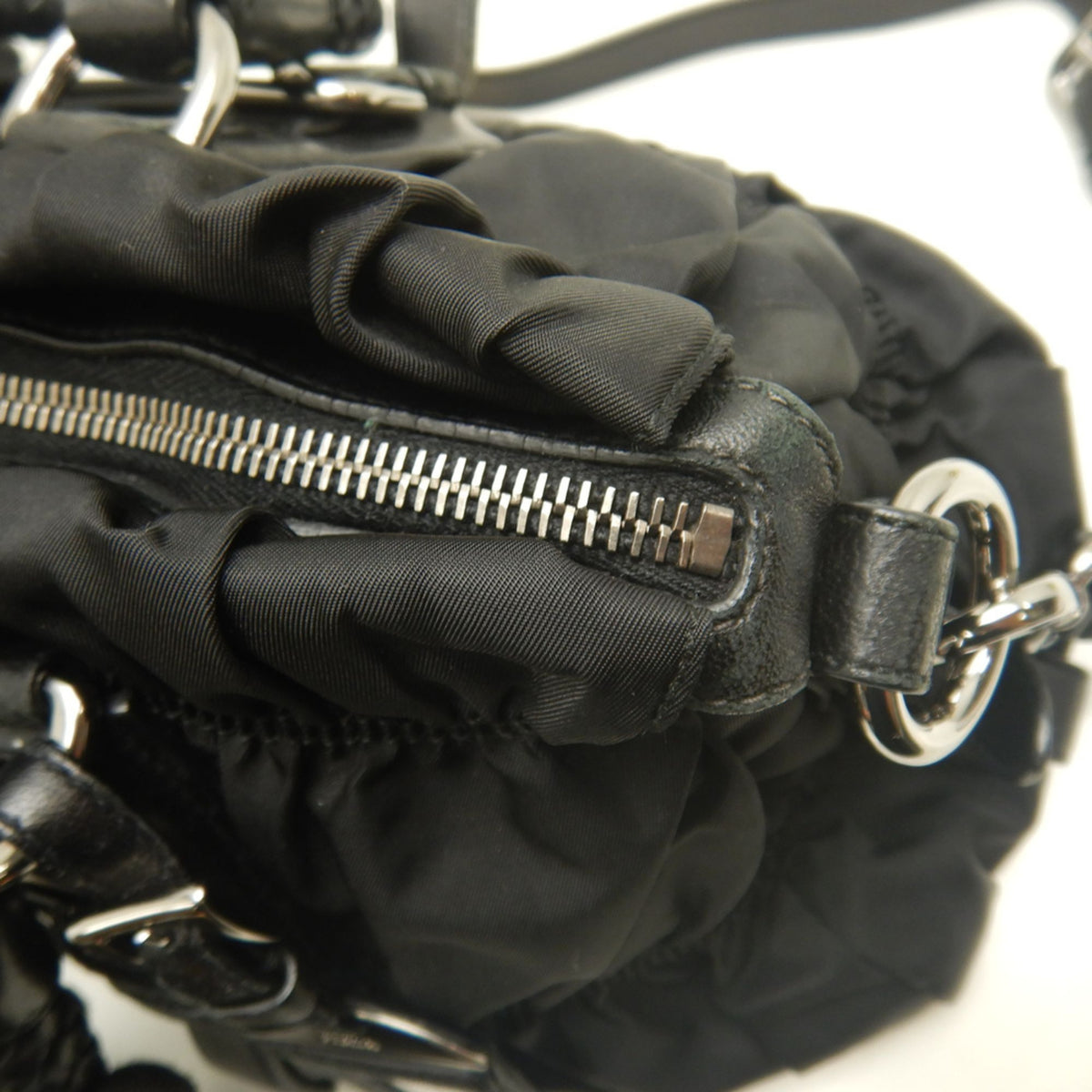 Prada Nero Nylon Handbag (Pre-Owned)