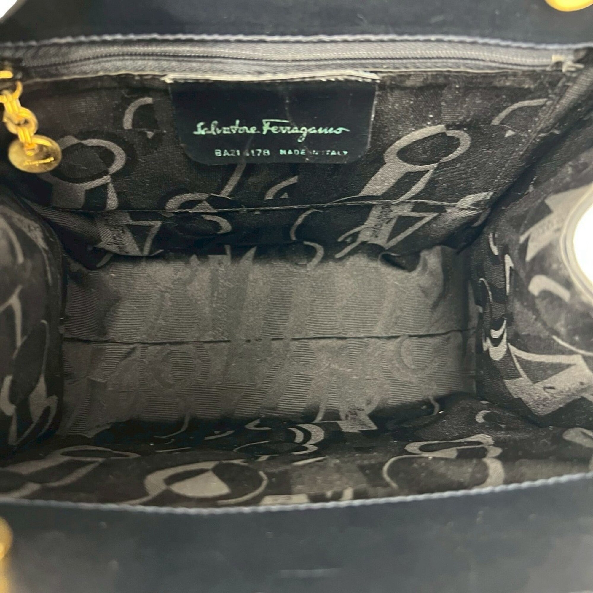 Salvatore Ferragamo Black Leather Handbag Shoulder Bag (Pre-Owned)