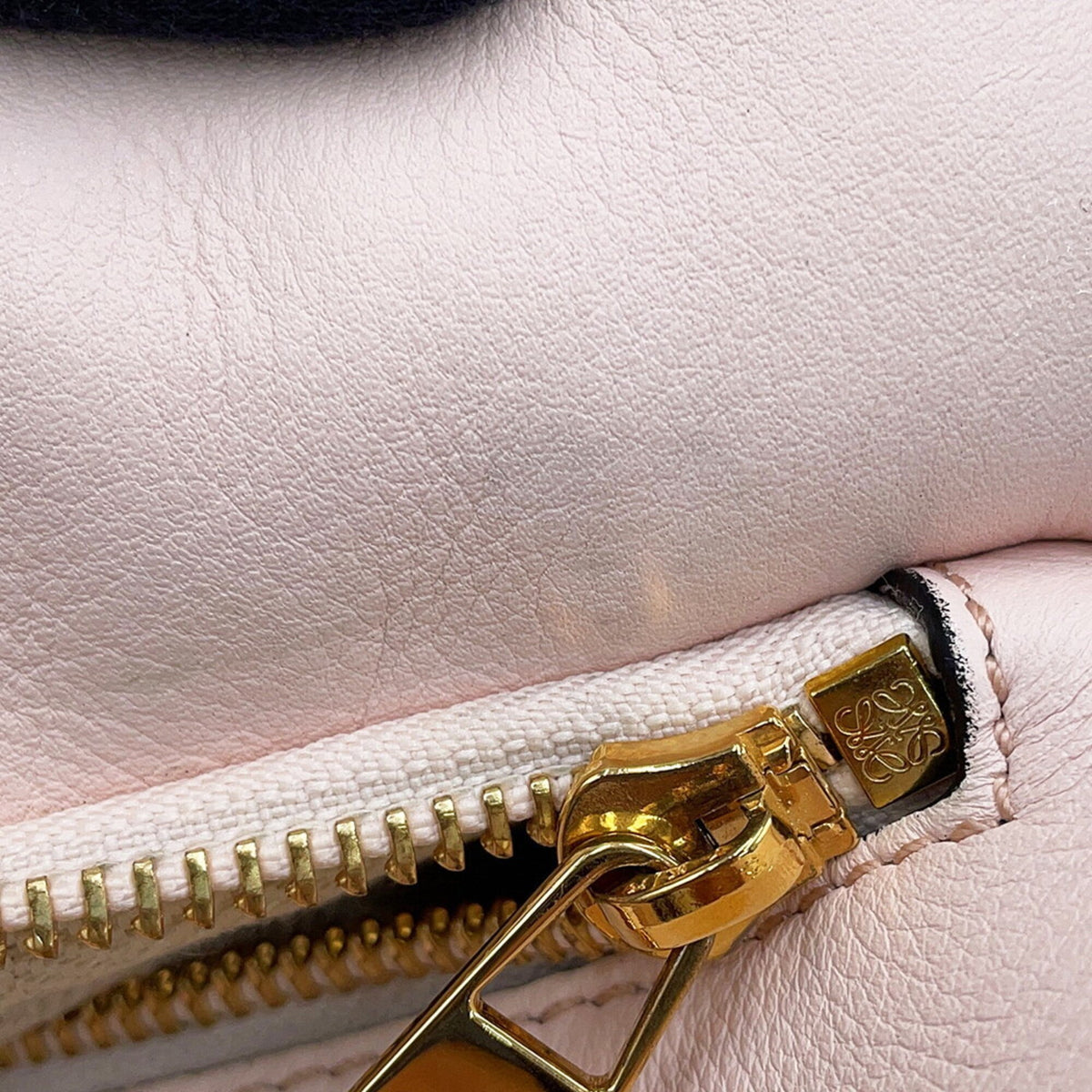 Loewe Pink Pink Beige Suede Leather Handbag Shoulder Bag (Pre-Owned)