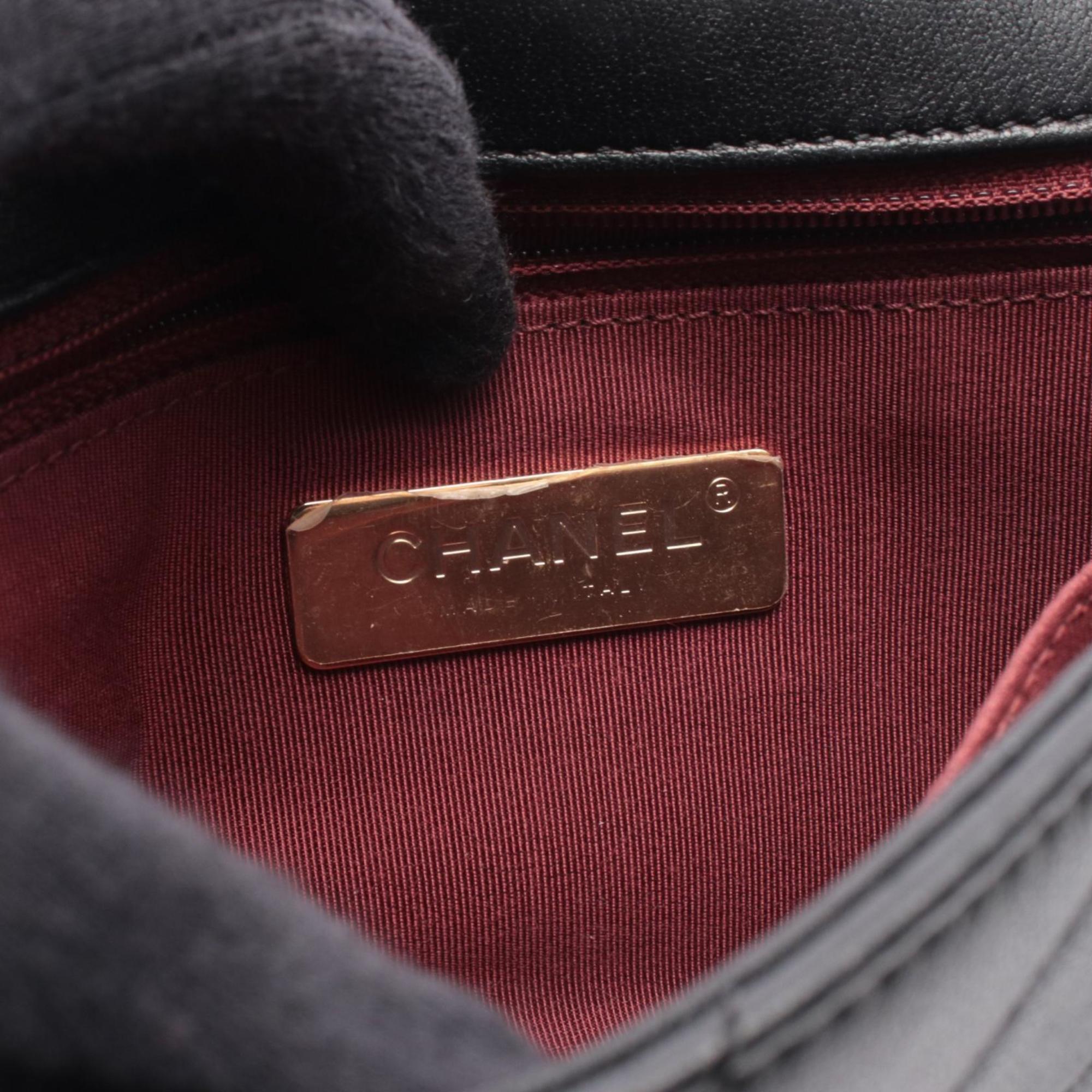 Chanel Black Leather Fanny Pack Handbag (Pre-Owned)