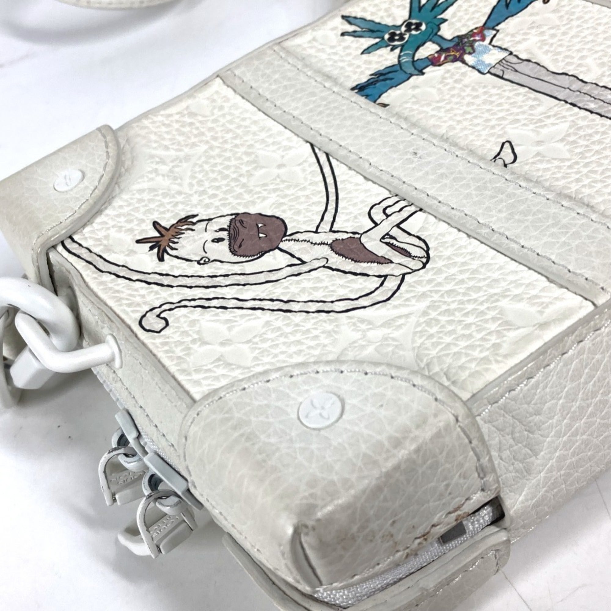 Louis Vuitton White Leather Clutch Bag Shoulder Bag (Pre-Owned)