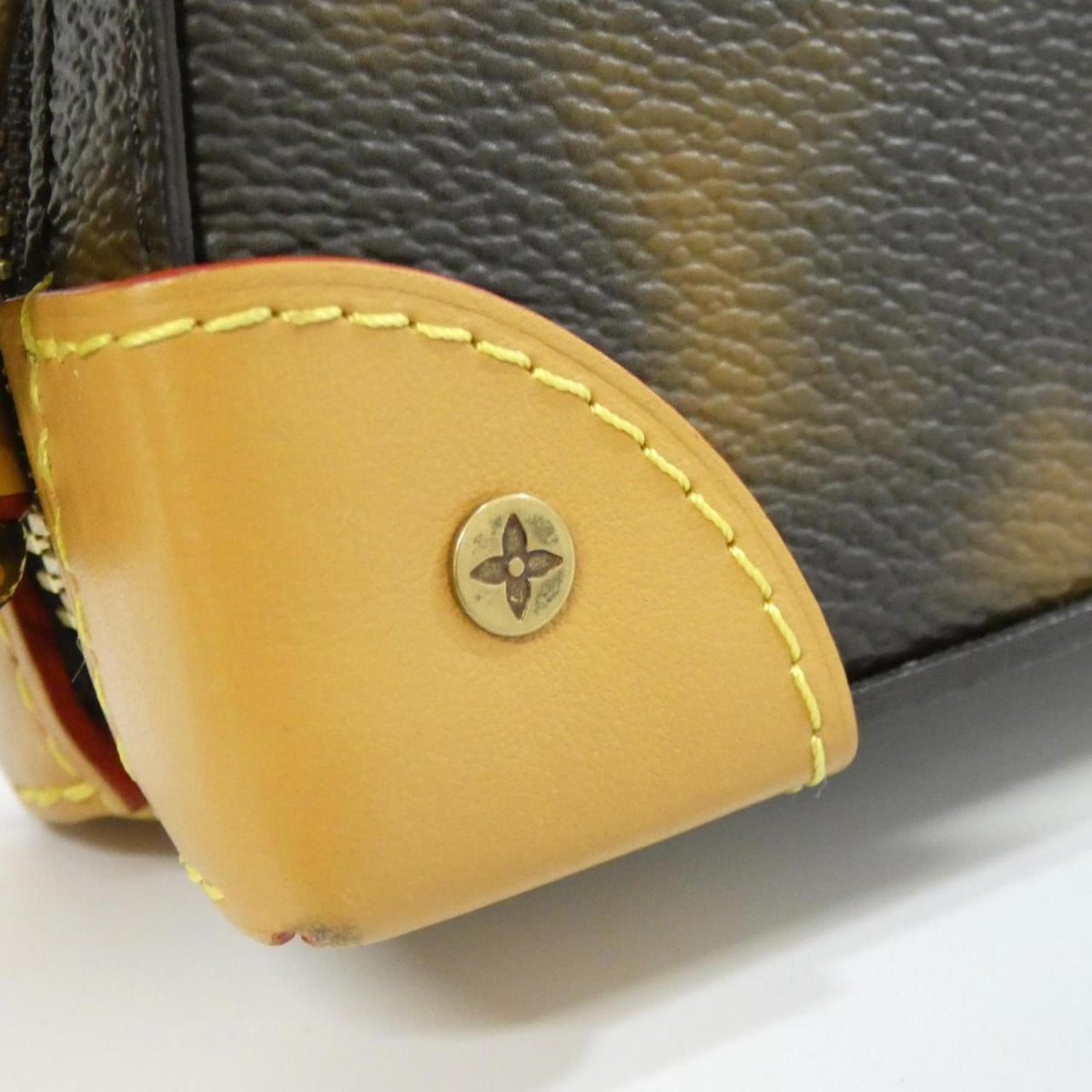 Louis Vuitton Marron Coated Canvas Shoulder Bag (Pre-Owned)