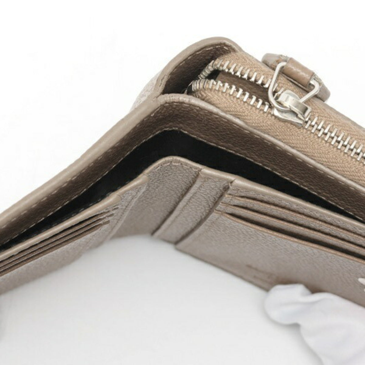 Saint Laurent Grayish Leather Wallet (Bi-Fold) (Pre-Owned)