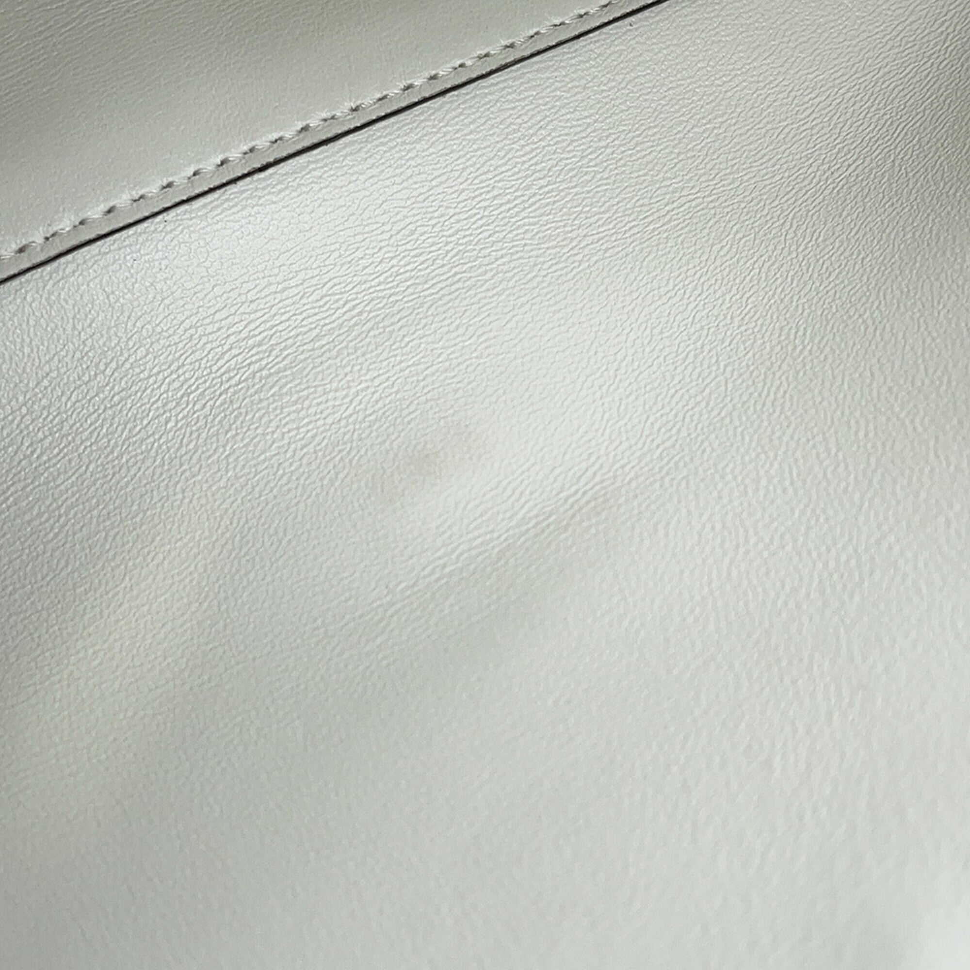 Fendi Selleria White Leather Handbag (Pre-Owned)