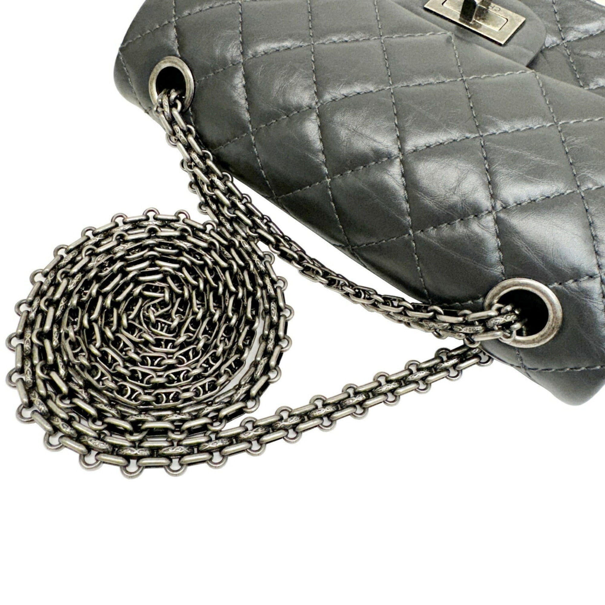 Chanel Dark Gray Leather Shoulder Bag (Pre-Owned)