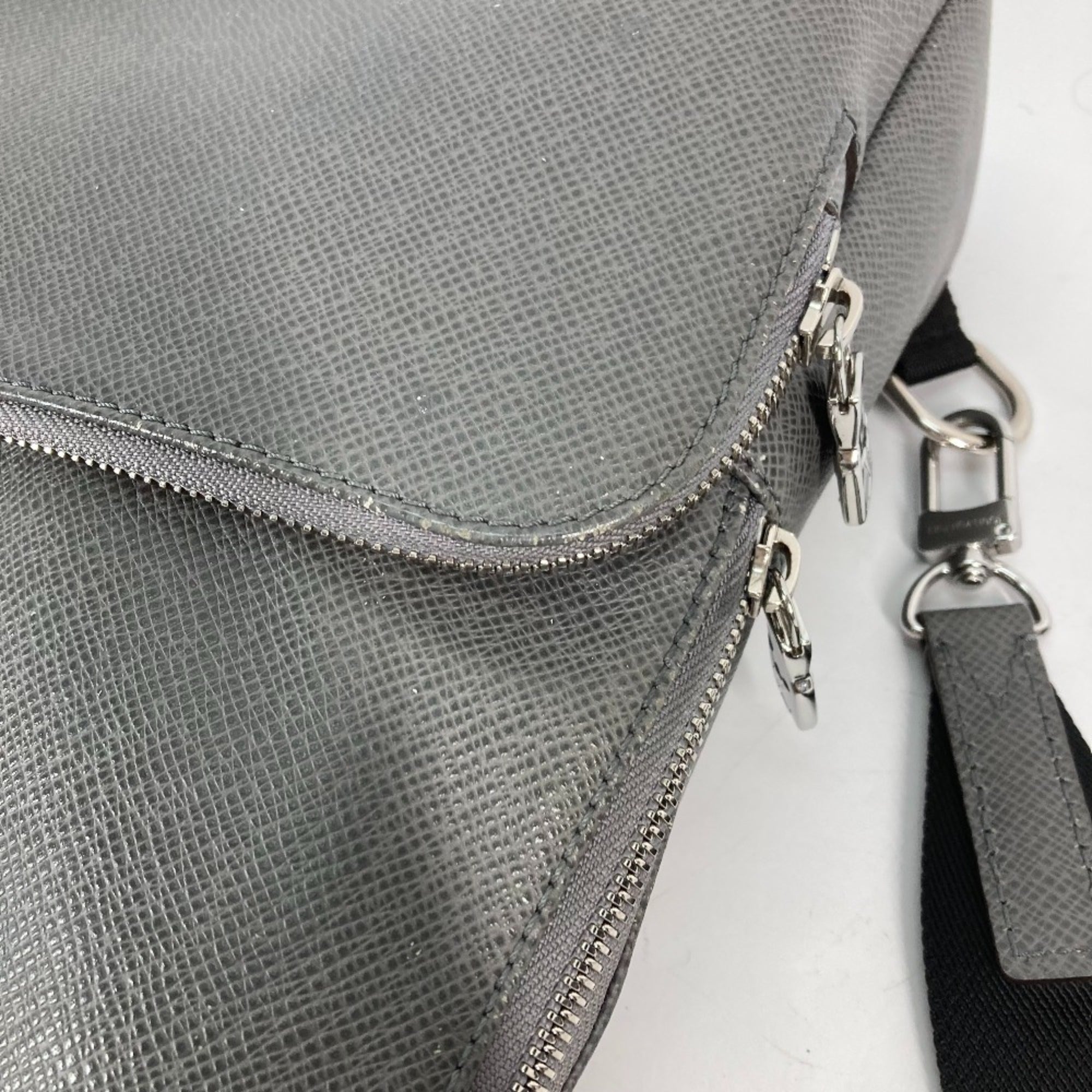 Louis Vuitton Galle Gray Taiga Leather Shoulder Bag Sling Bag (Pre-Owned)