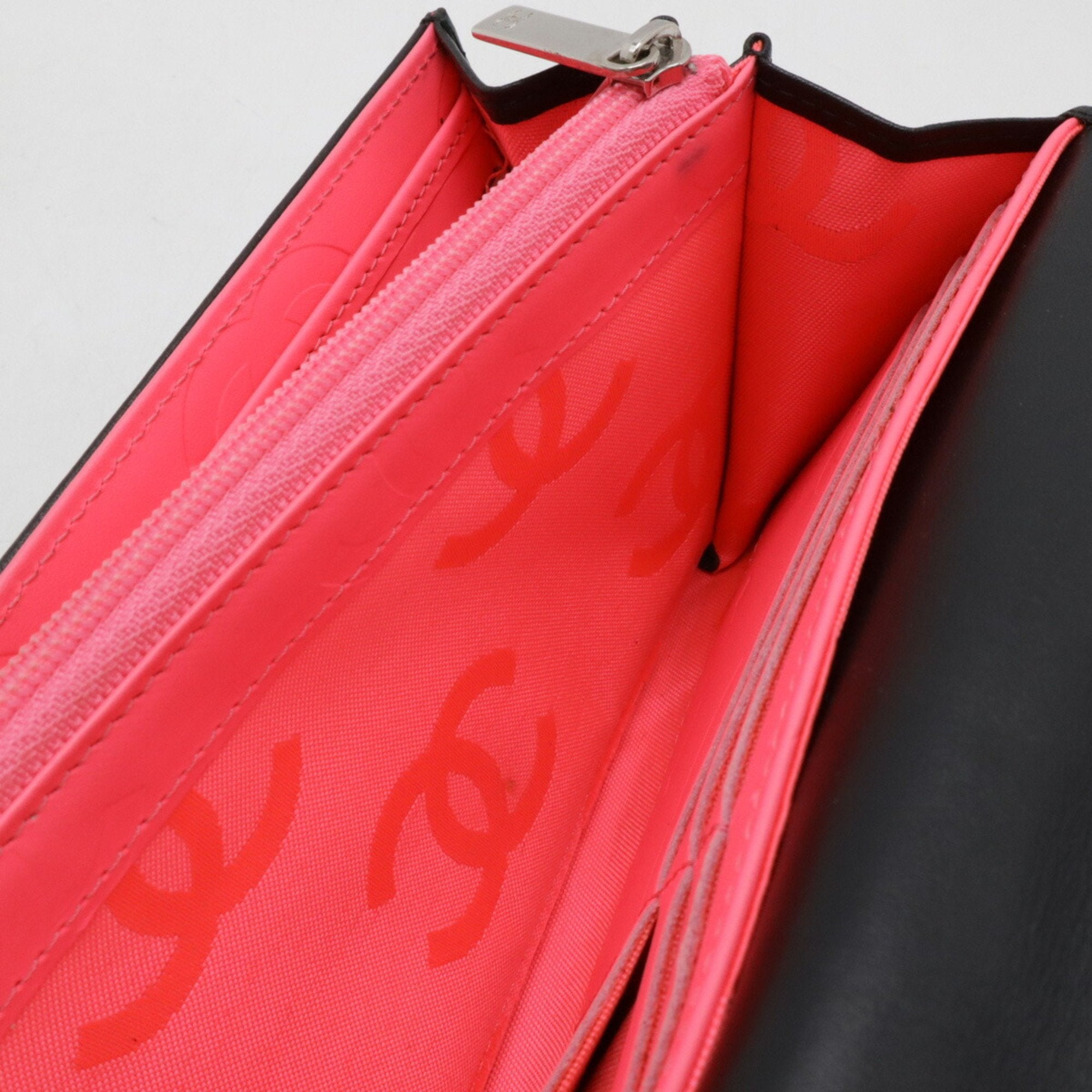 Chanel Black Pink Leather Long Wallet (Bi-Fold) (Pre-Owned)