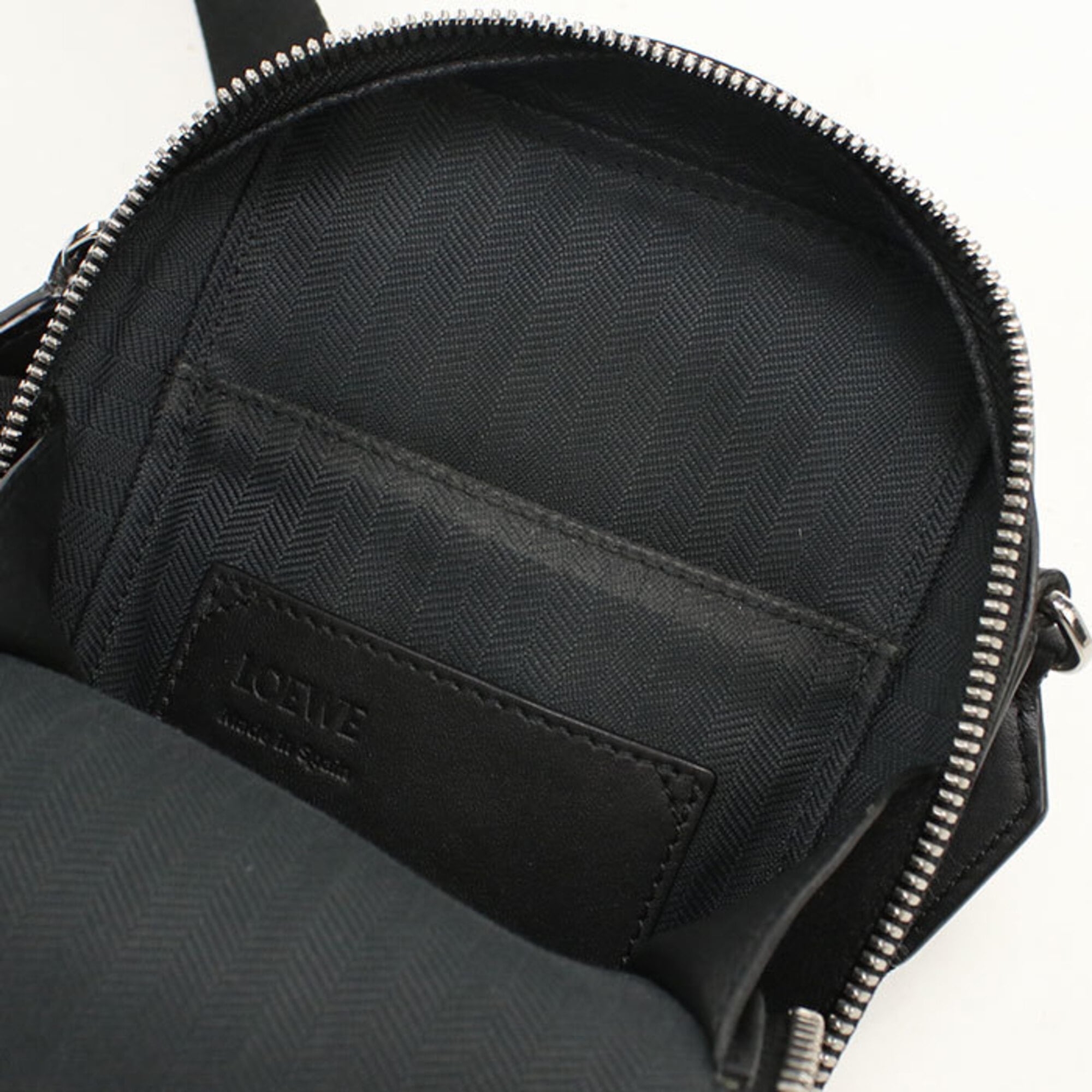 Loewe Black Shoulder Bag (Pre-Owned)