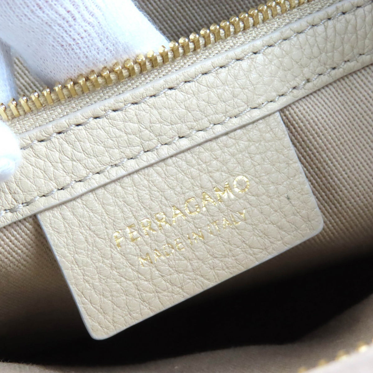 Salvatore Ferragamo Light Beige Leather Tote Bag (Pre-Owned)