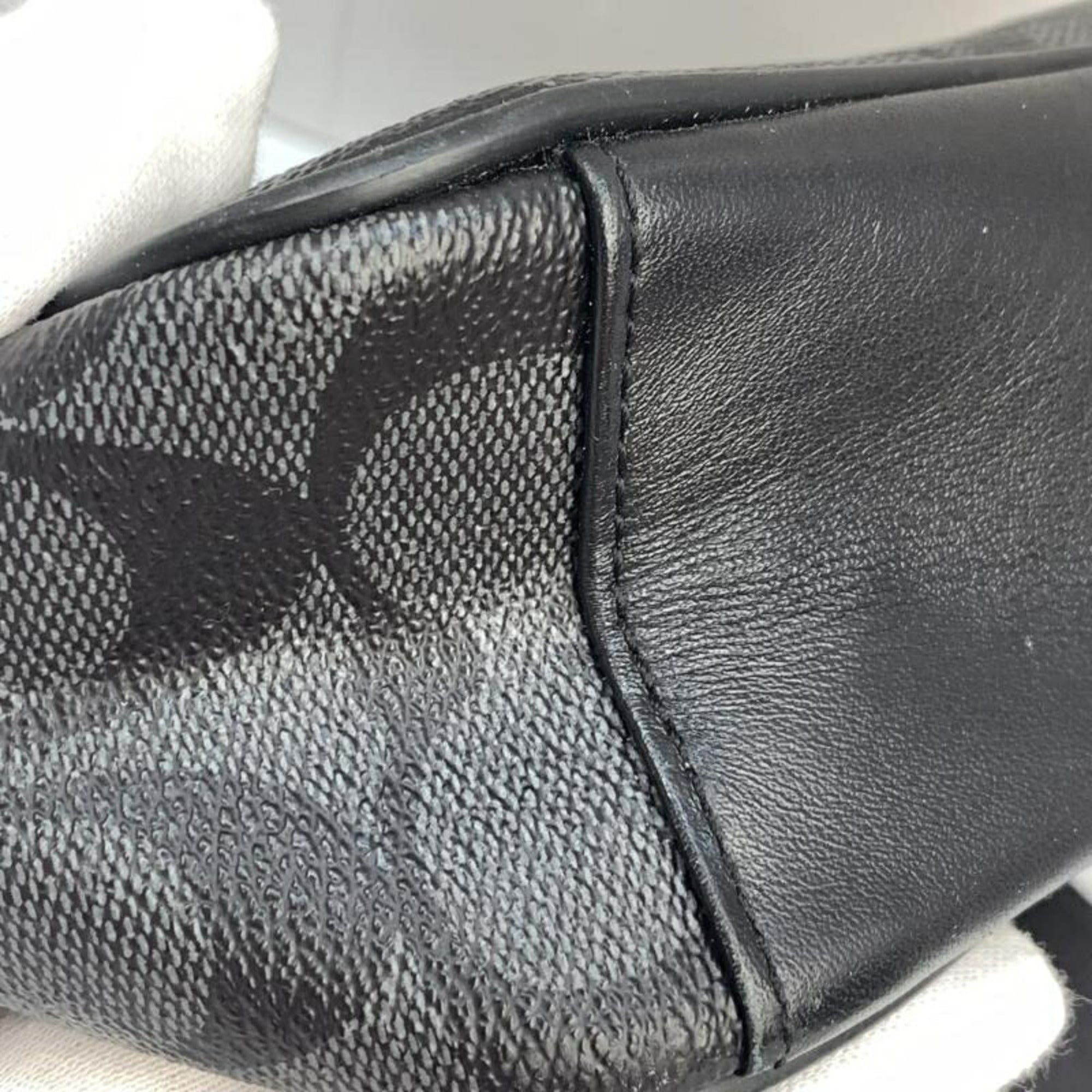 Coach Signature Shoulder Bag (Pre-Owned)