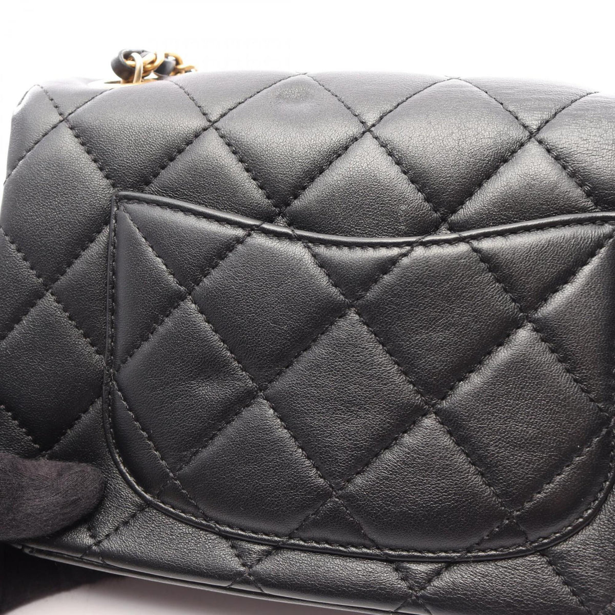 Chanel Black Leather Handbag Shoulder Bag (Pre-Owned)