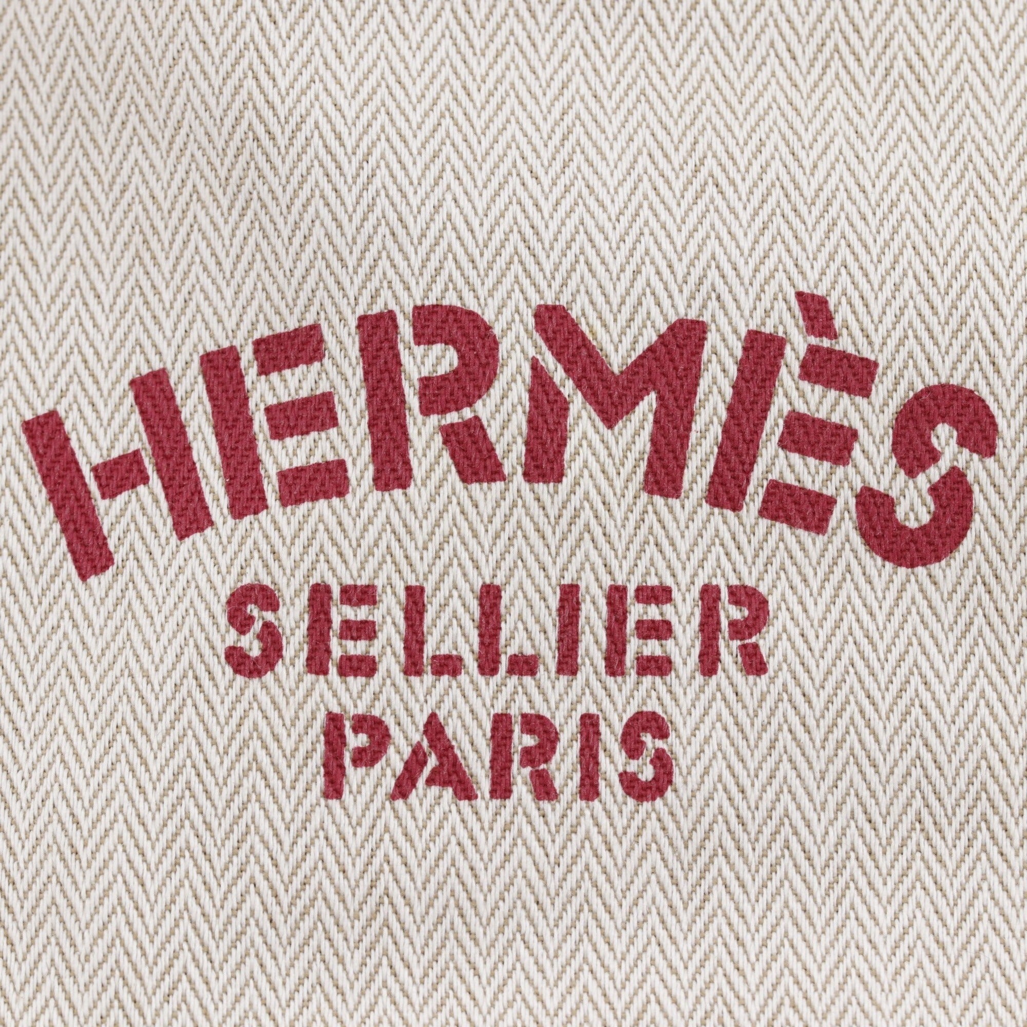 Hermes Ivory Red Color Toile Chevron Leather Shoulder Bag (Pre-Owned)
