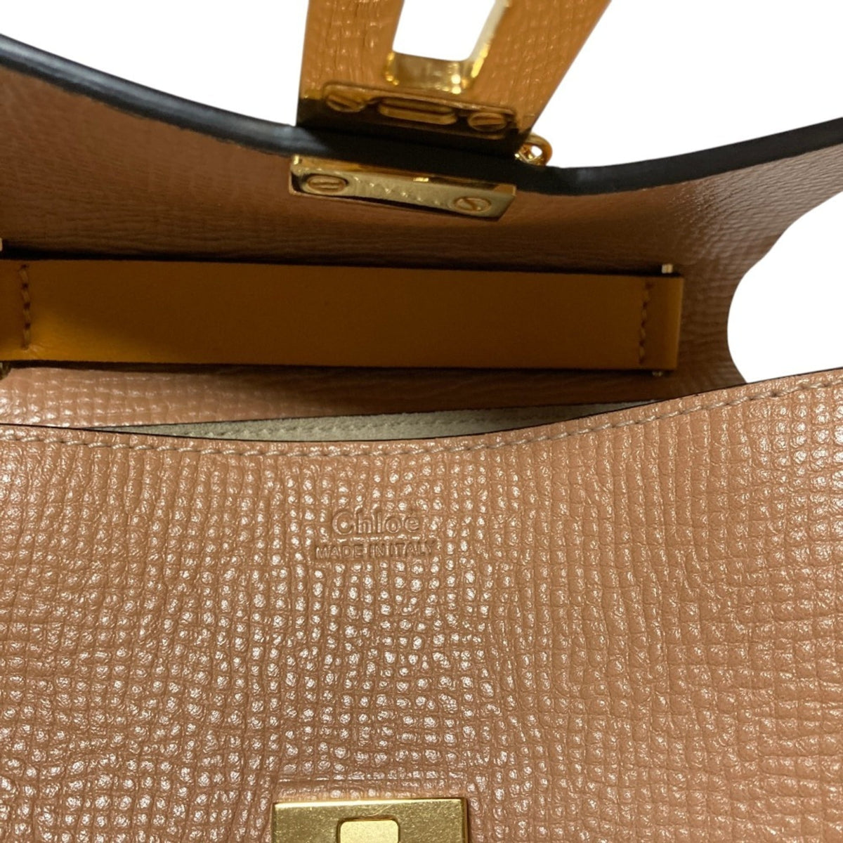 Chloé Beige Shoulder Bag (Pre-Owned)