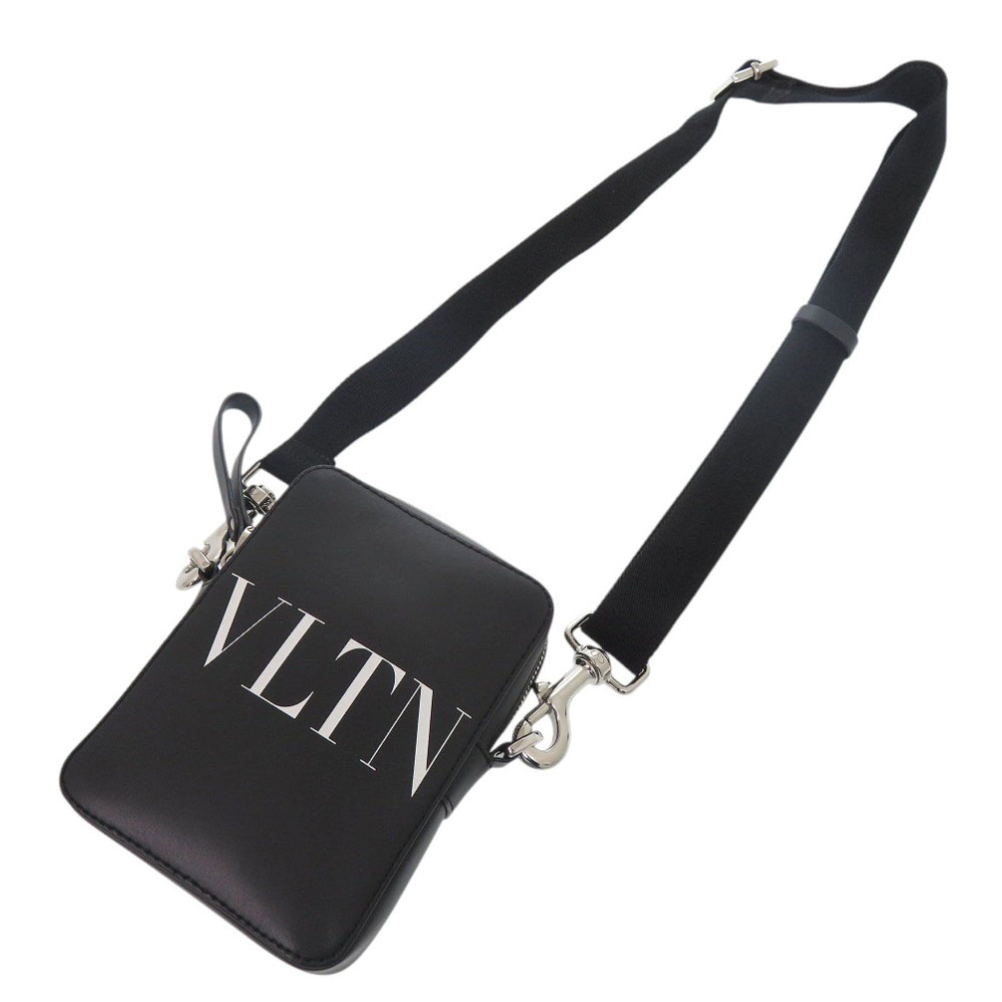 Valentino Garavani Black Leather Shoulder Bag (Pre-Owned)