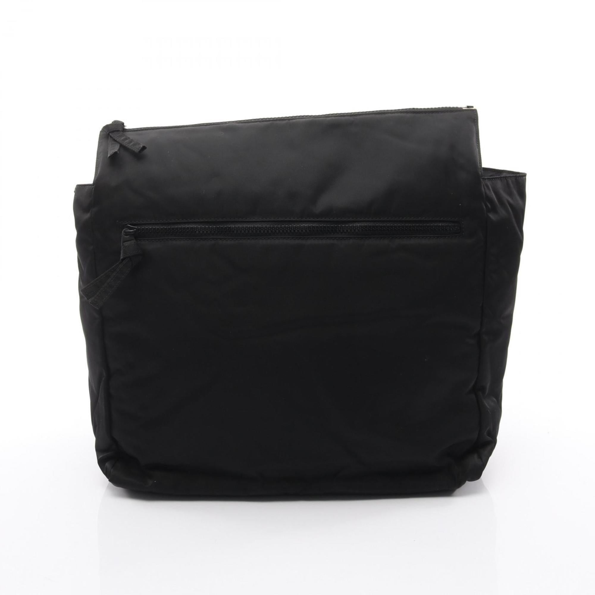Bottega Veneta Black Nylon Clutch Bag (Pre-Owned)