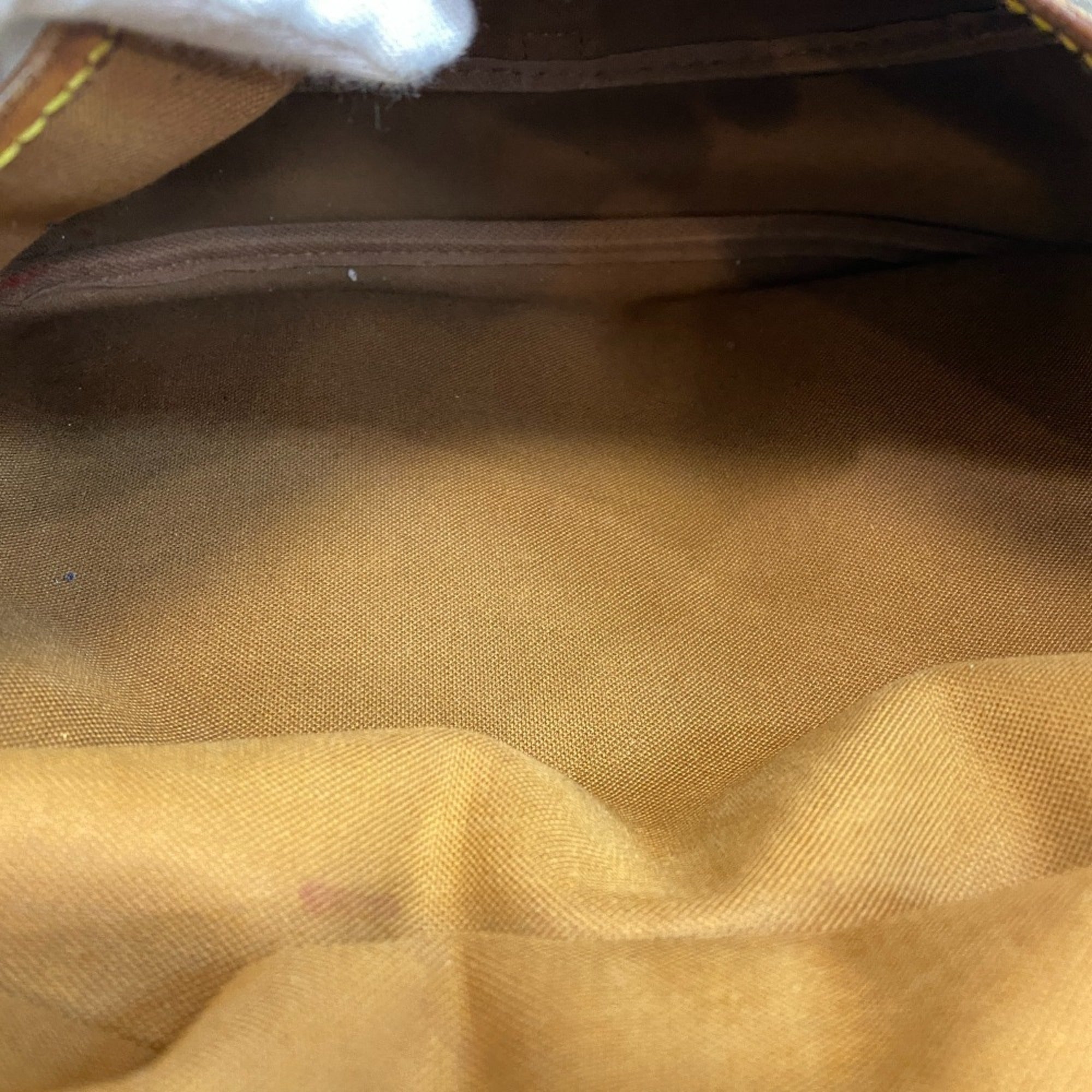 Louis Vuitton Brown Leather Shoulder Bag (Pre-Owned)