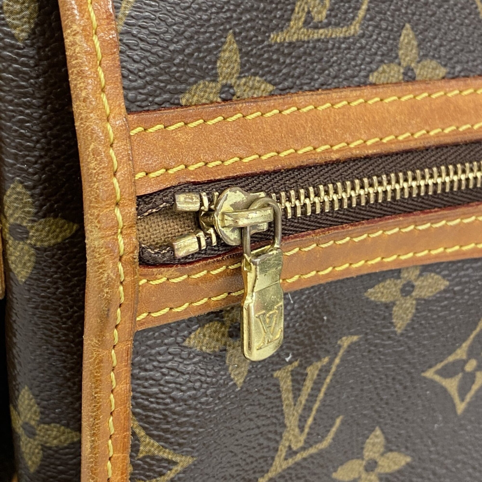 Louis Vuitton Brown Shoulder Bag (Pre-Owned)