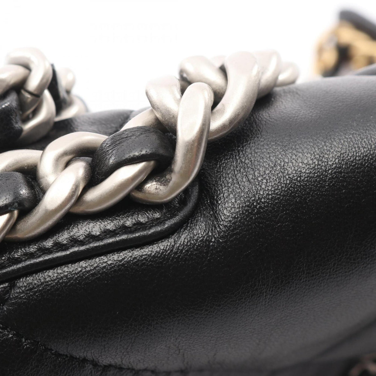 Chanel Black Leather Handbag Shoulder Bag (Pre-Owned)