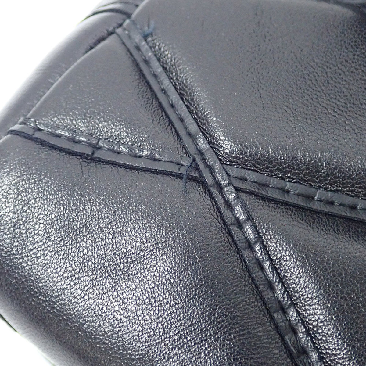 Louis Vuitton Black Noir Leather Shoulder Bag (Pre-Owned)