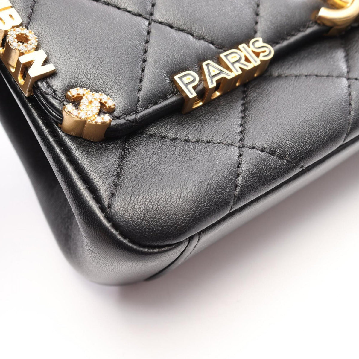 Chanel Black Leather Handbag Shoulder Bag (Pre-Owned)