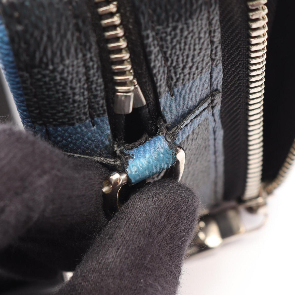 Louis Vuitton Black Blue Damier Graphite Coated Canvas Handbag Shoulder Bag (Pre-Owned)