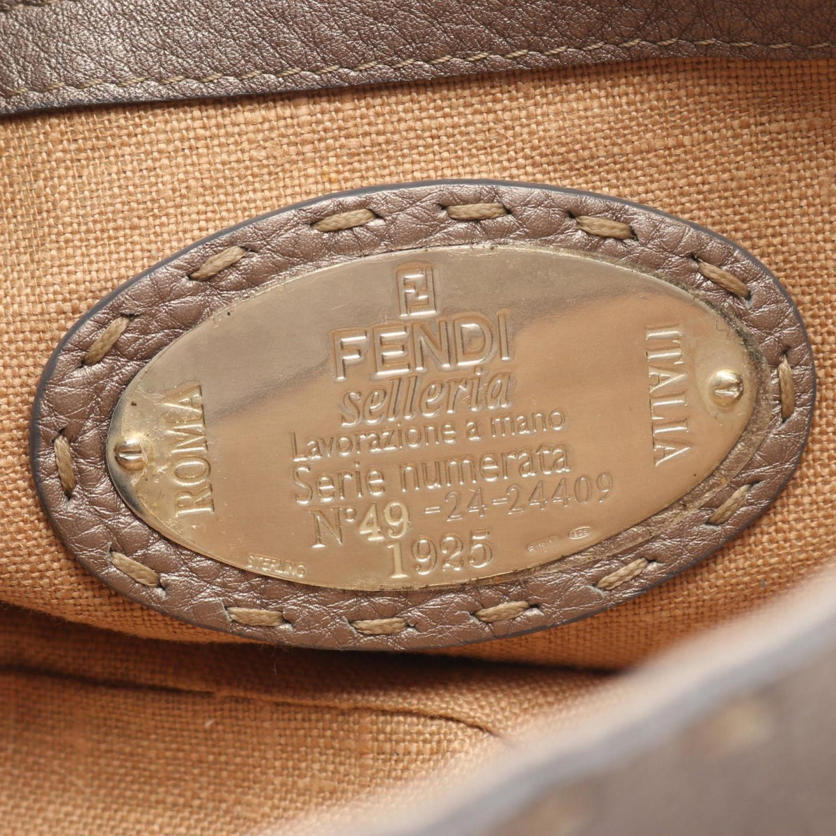 Fendi Beige Leather Handbag (Pre-Owned)