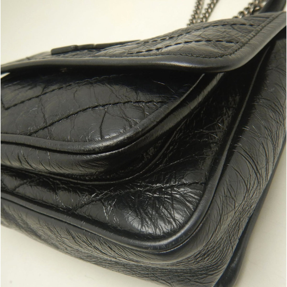 Yves Saint Laurent Black Leather Shoulder Bag (Pre-Owned)