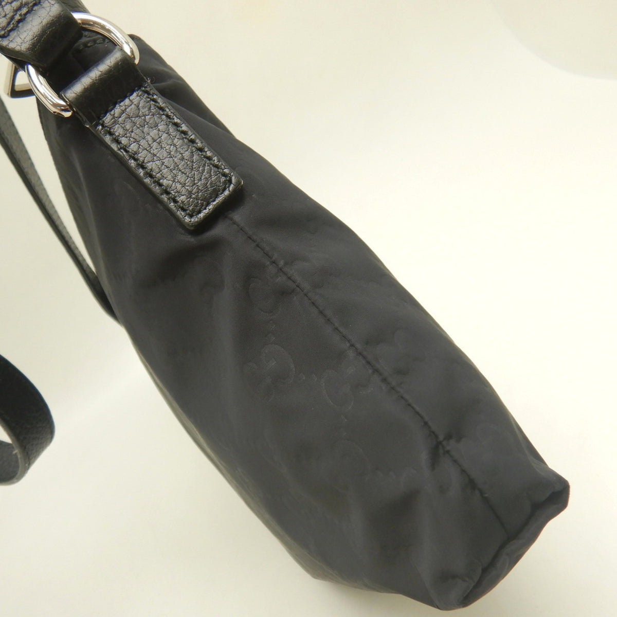 Gucci Black Nylon Leather Shoulder Bag (Pre-Owned)