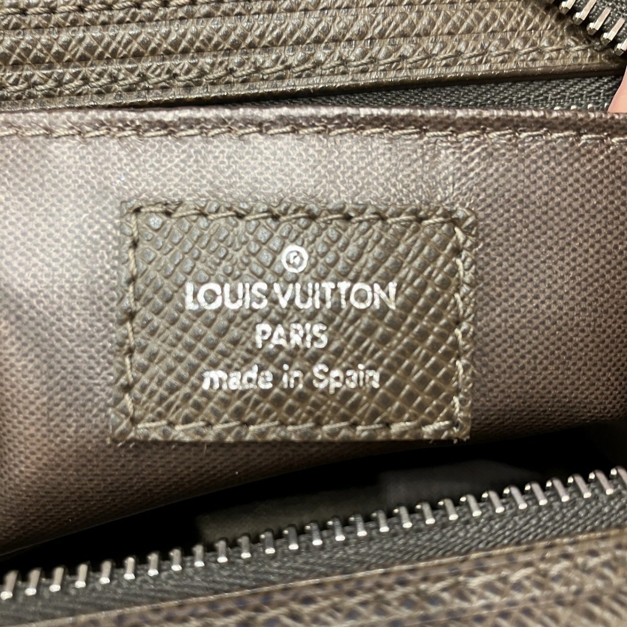 Louis Vuitton Brown Leather Clutch Bag (Pre-Owned)