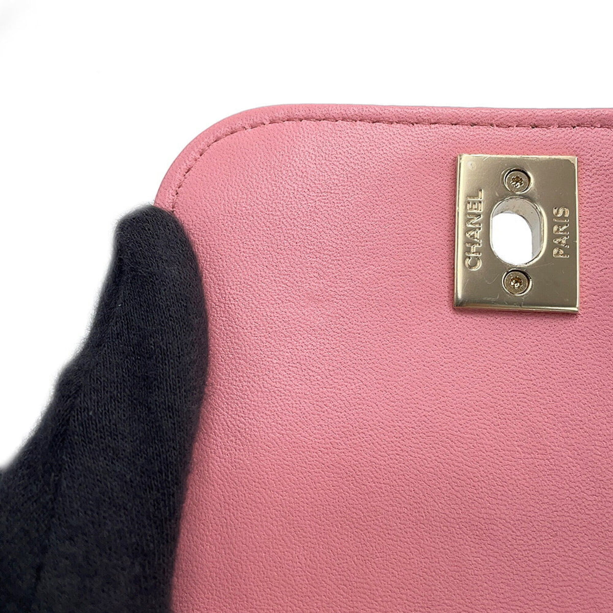 Chanel Matelasse Pink Leather Handbag (Pre-Owned)