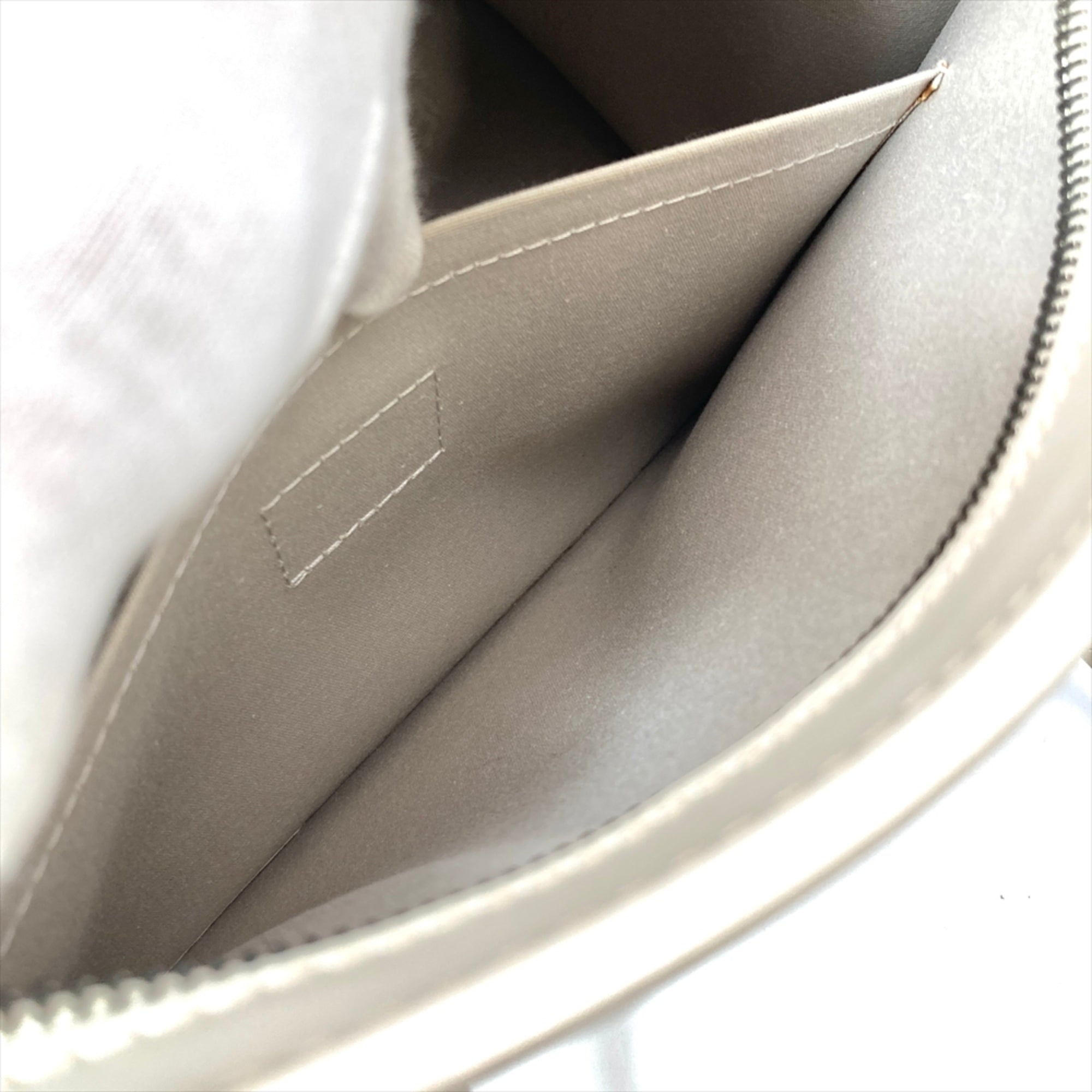 Louis Vuitton Beige Lv Off White Epi Leather Shoulder Bag (Pre-Owned)