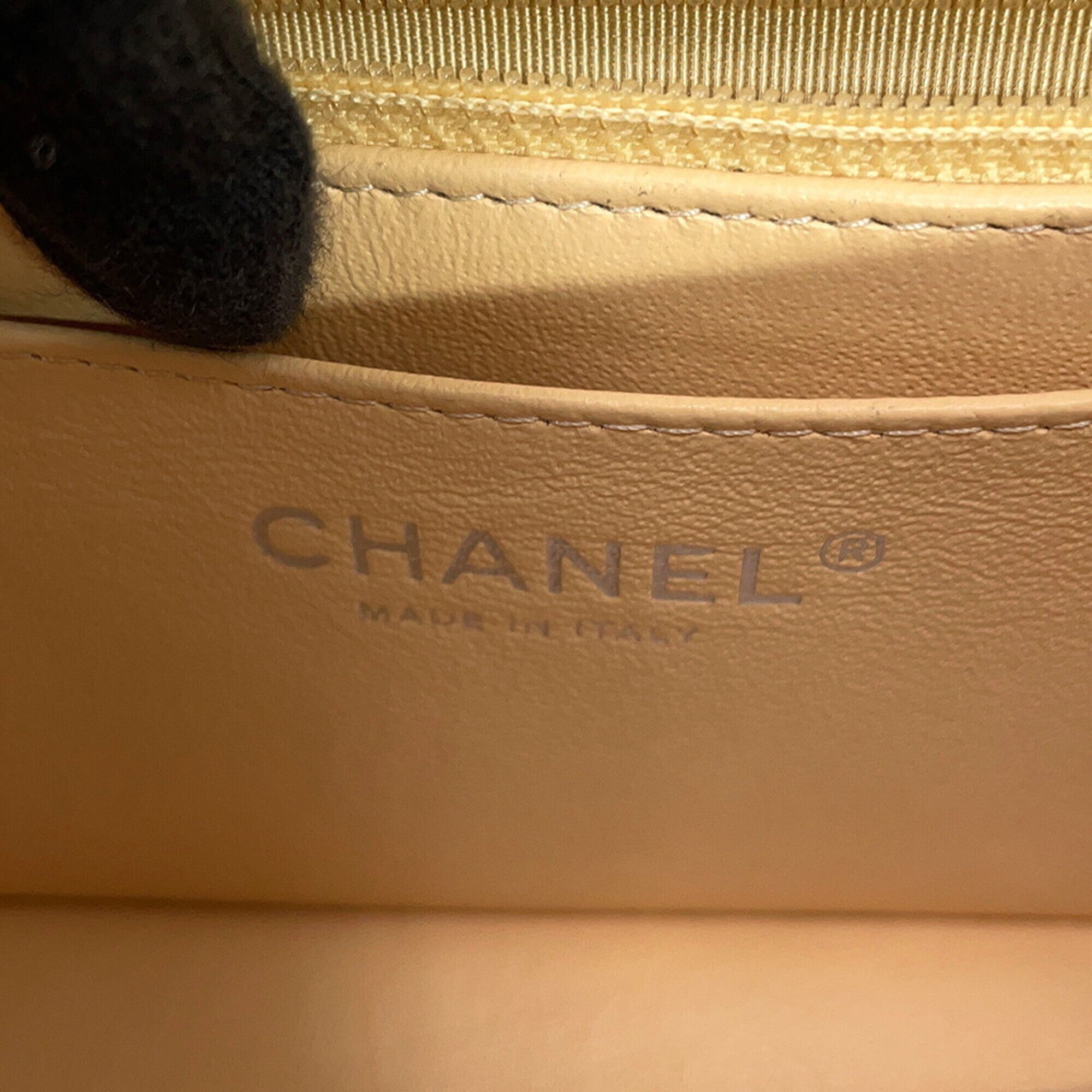 Chanel Matelasse Beige Grained Calfskin Handbag Shoulder Bag (Pre-Owned)