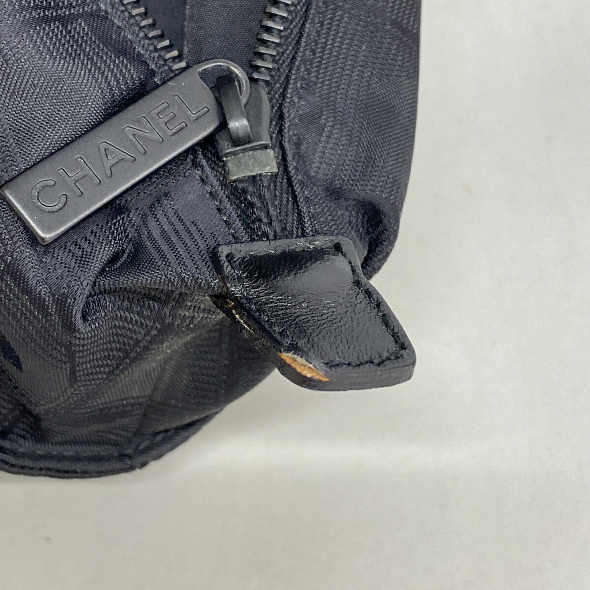 Chanel Black Nylon Tote Bag (Pre-Owned)