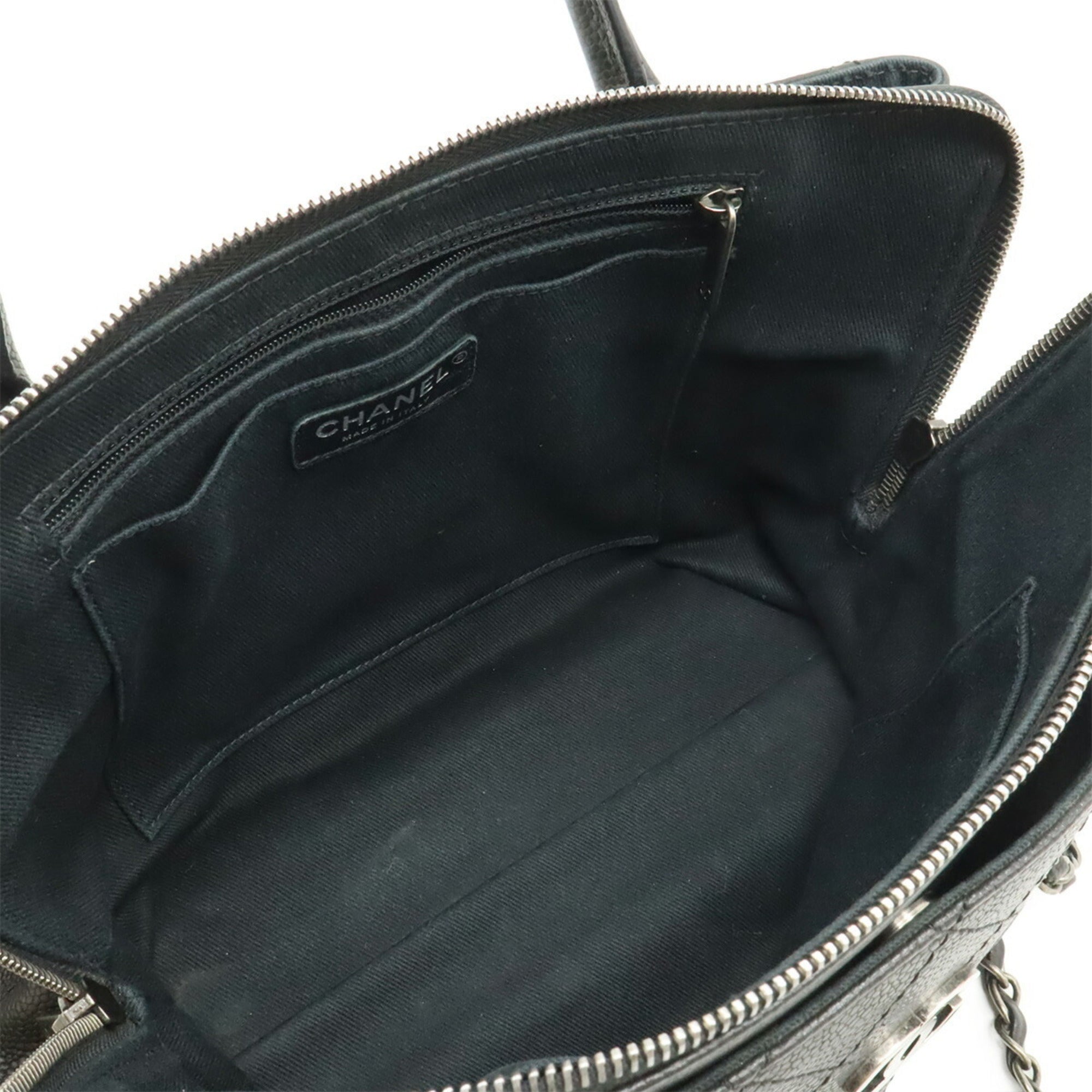 Chanel Matelasse Black Grained Calfskin Handbag Shoulder Bag (Pre-Owned)