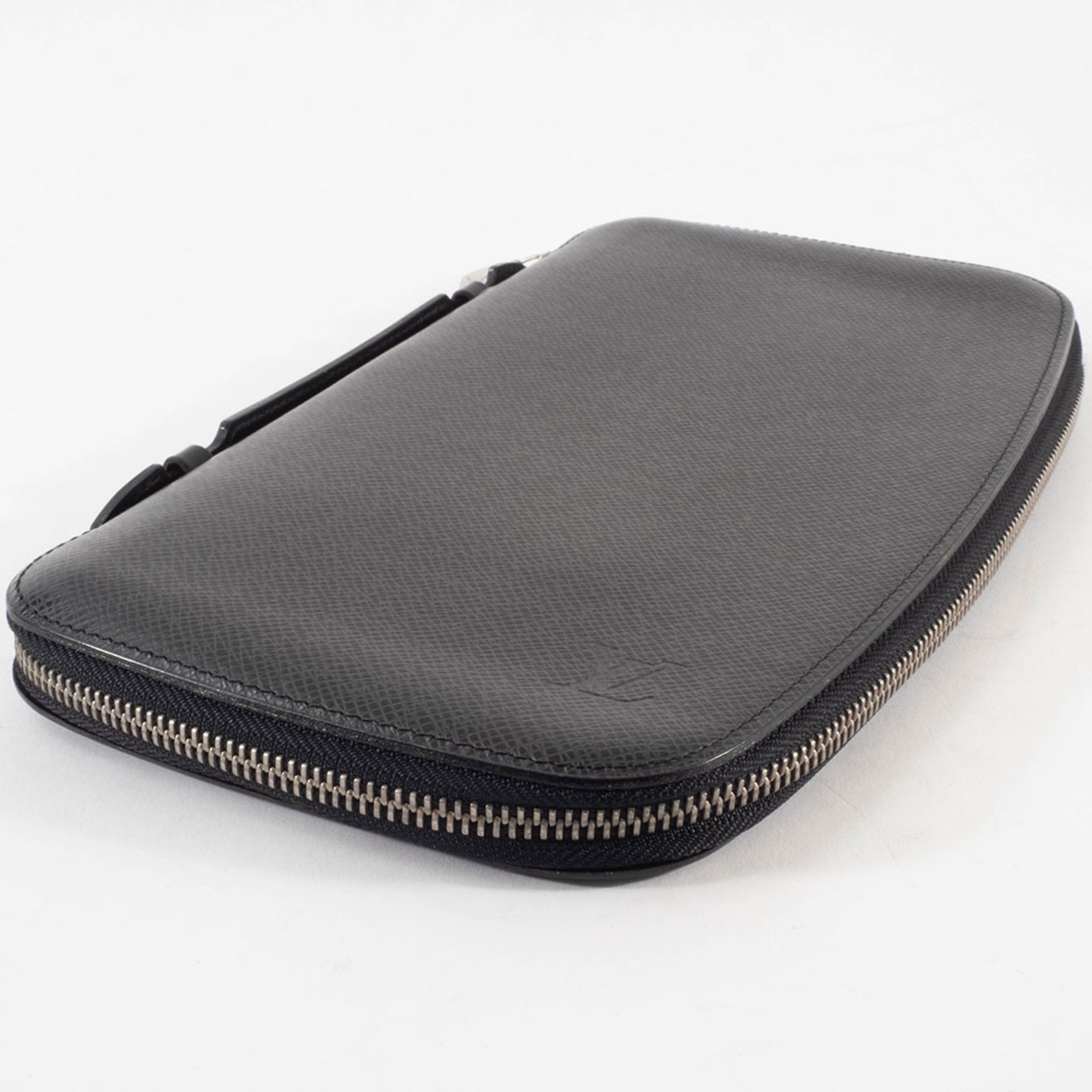 Louis Vuitton Black Taiga Leather Leather Long Bill Wallet (Bi-Fold) (Pre-Owned)
