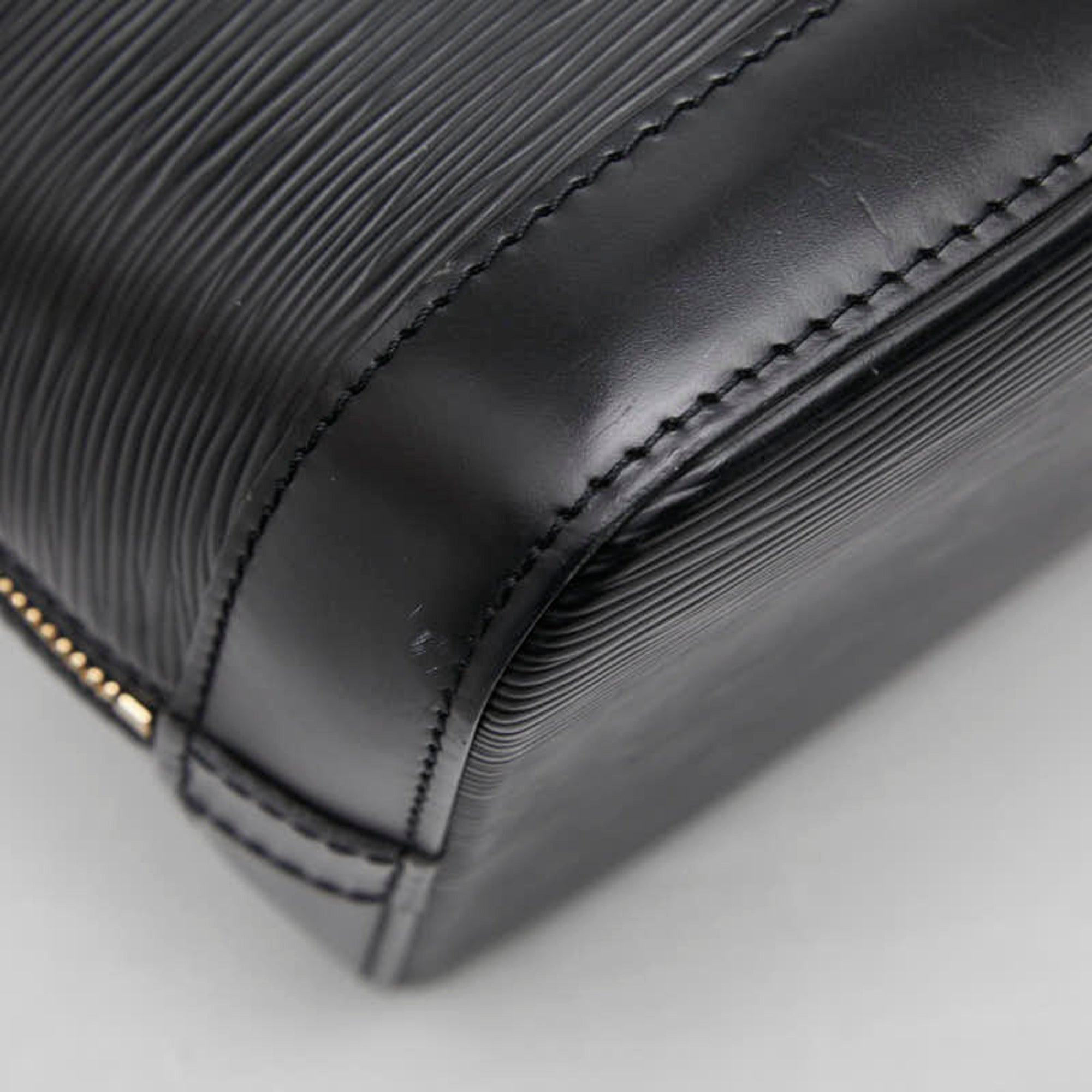 Louis Vuitton Epi Black Noir Leather Handbag (Pre-Owned)