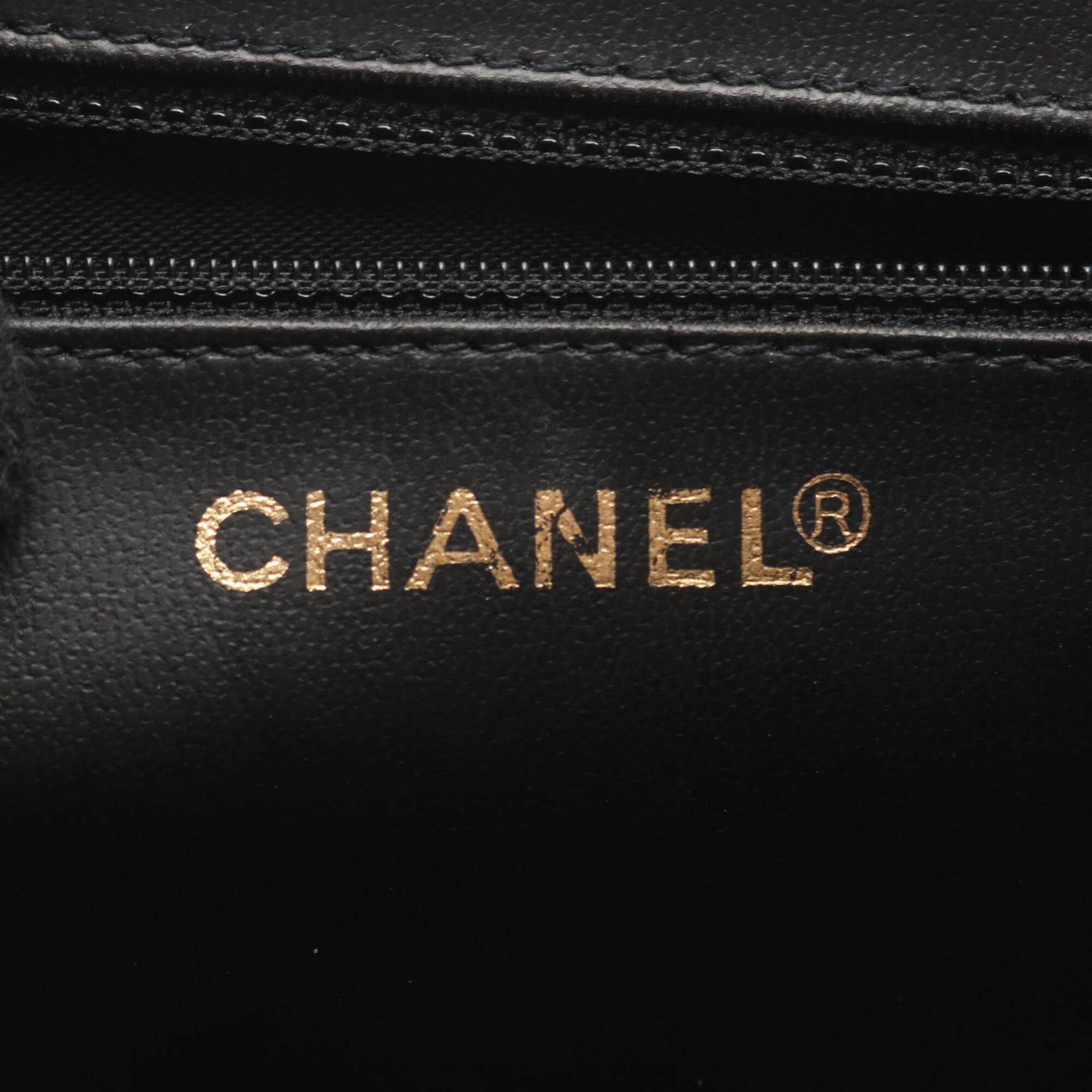 Chanel Black Leather Handbag (Pre-Owned)
