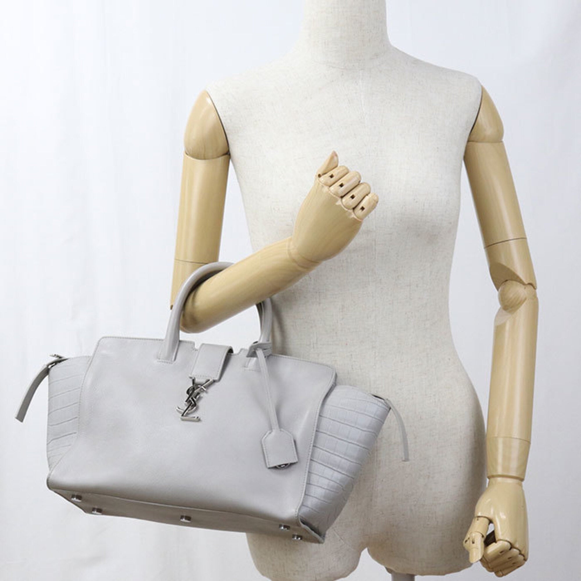 Saint Laurent Gray Leather Handbag (Pre-Owned)