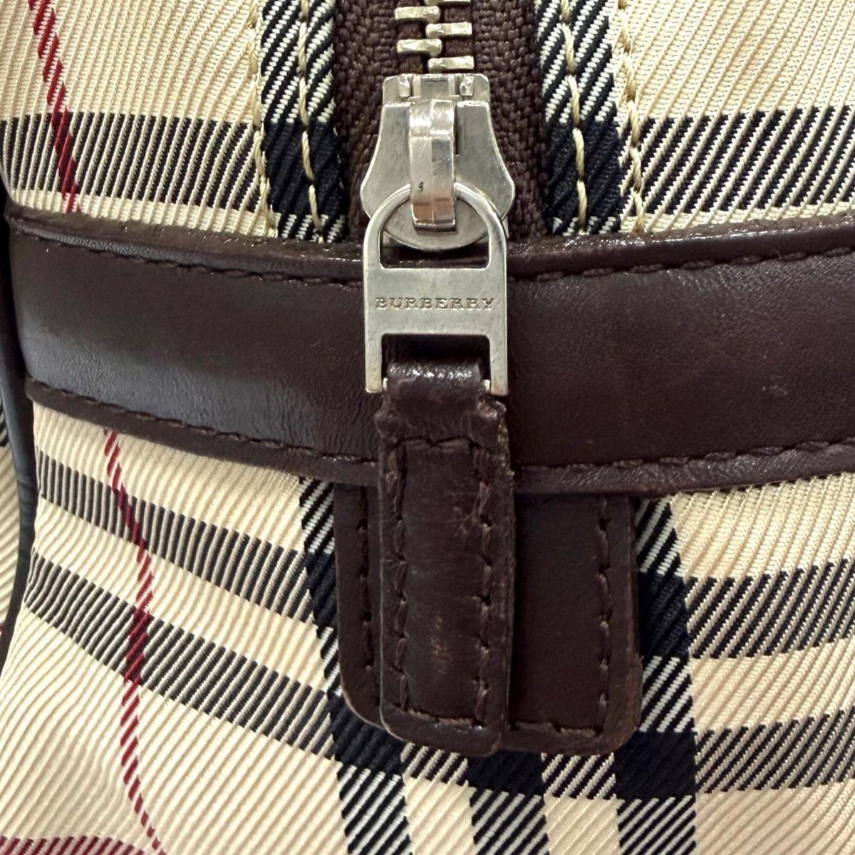 Burberry Beige Brown Leather Handbag (Pre-Owned)