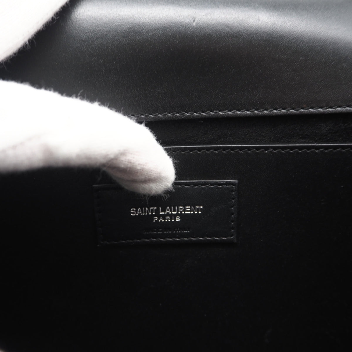 Saint Laurent Black Leather Shoulder Bag (Pre-Owned)